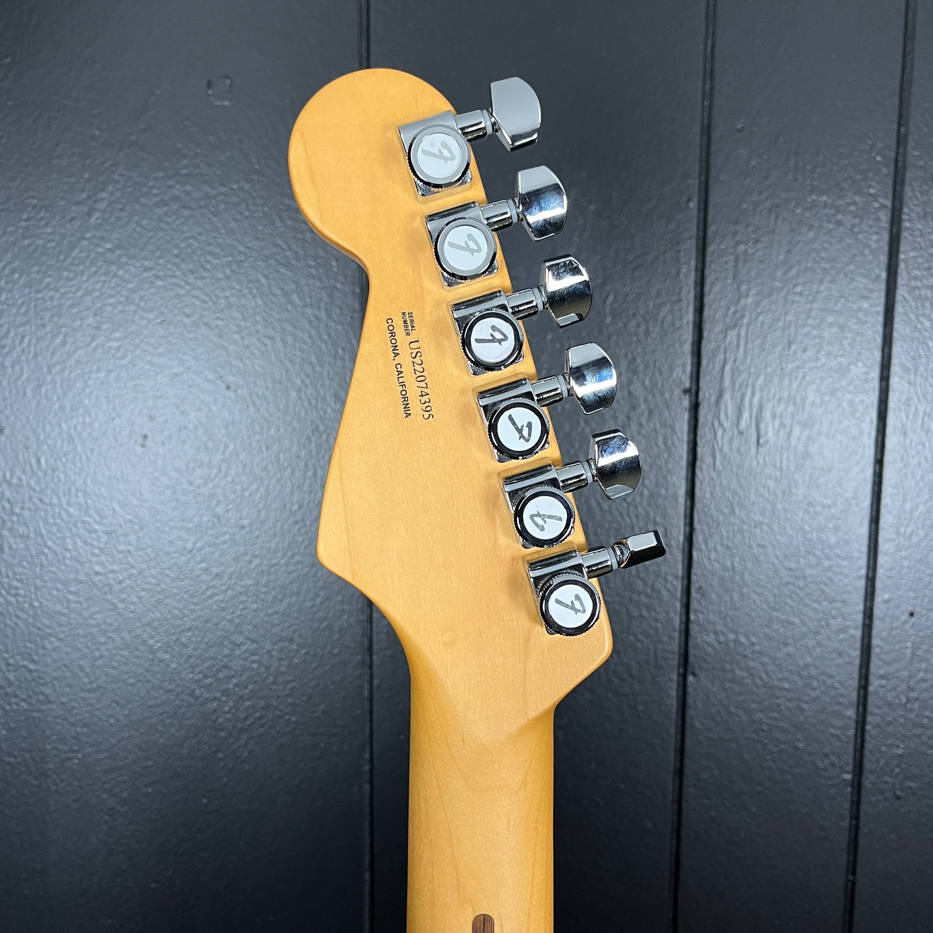 Fender Ultra Stratocaster HSS, Cobra Blue, Hard Case, 395