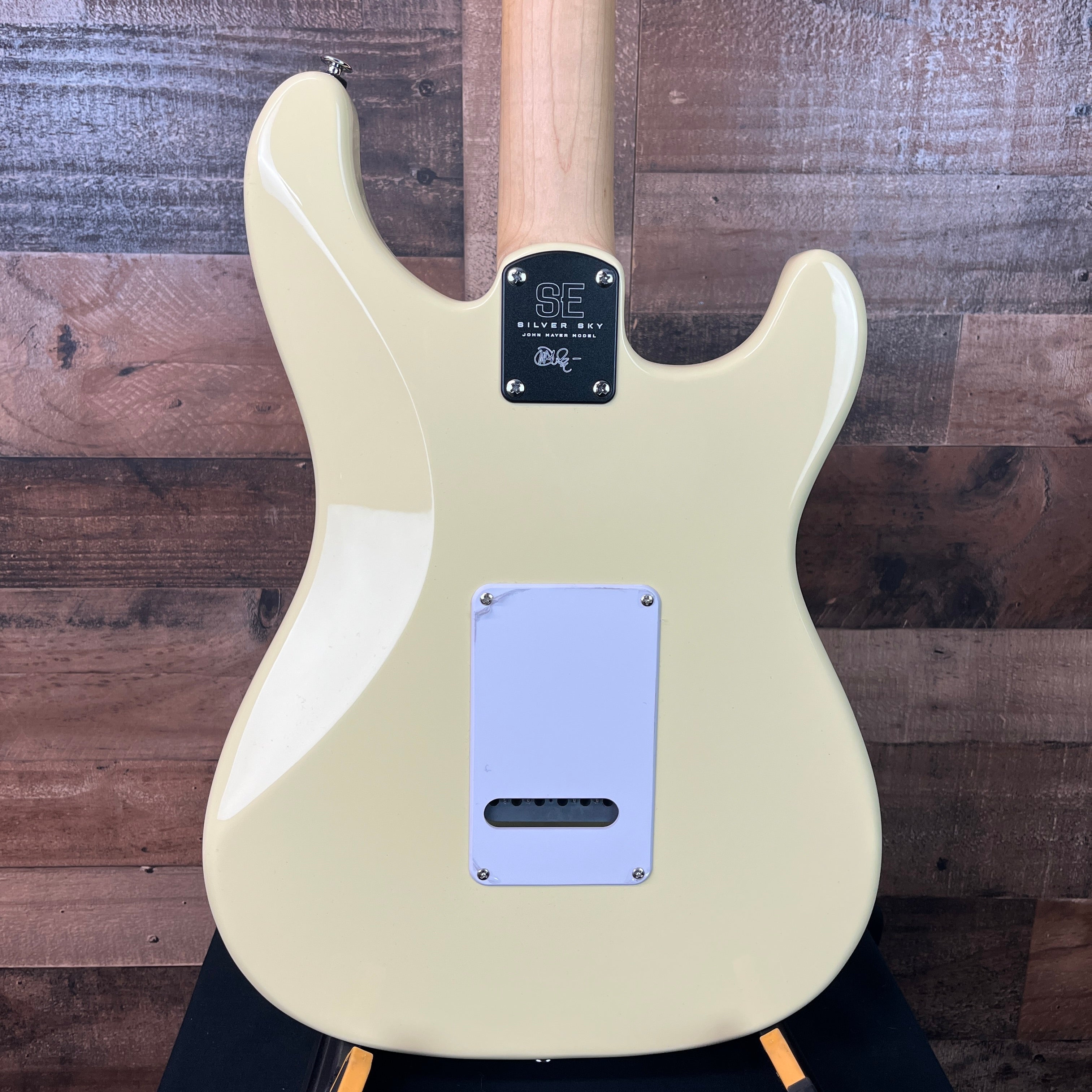PRS SE Silver Sky, Left Handed, Moon White, Maple Fingerboard, Gig Bag, 392