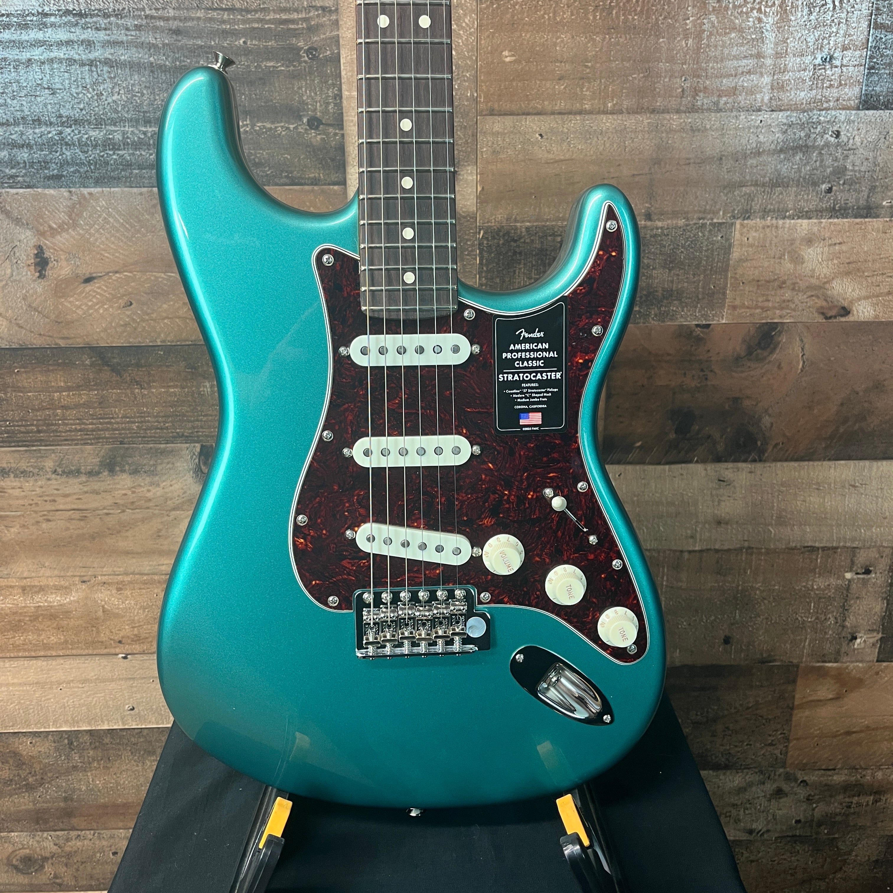 Fender American Professional Classic Stratocaster, Sherwood Forest Green Metallic, Gig Bag, 466