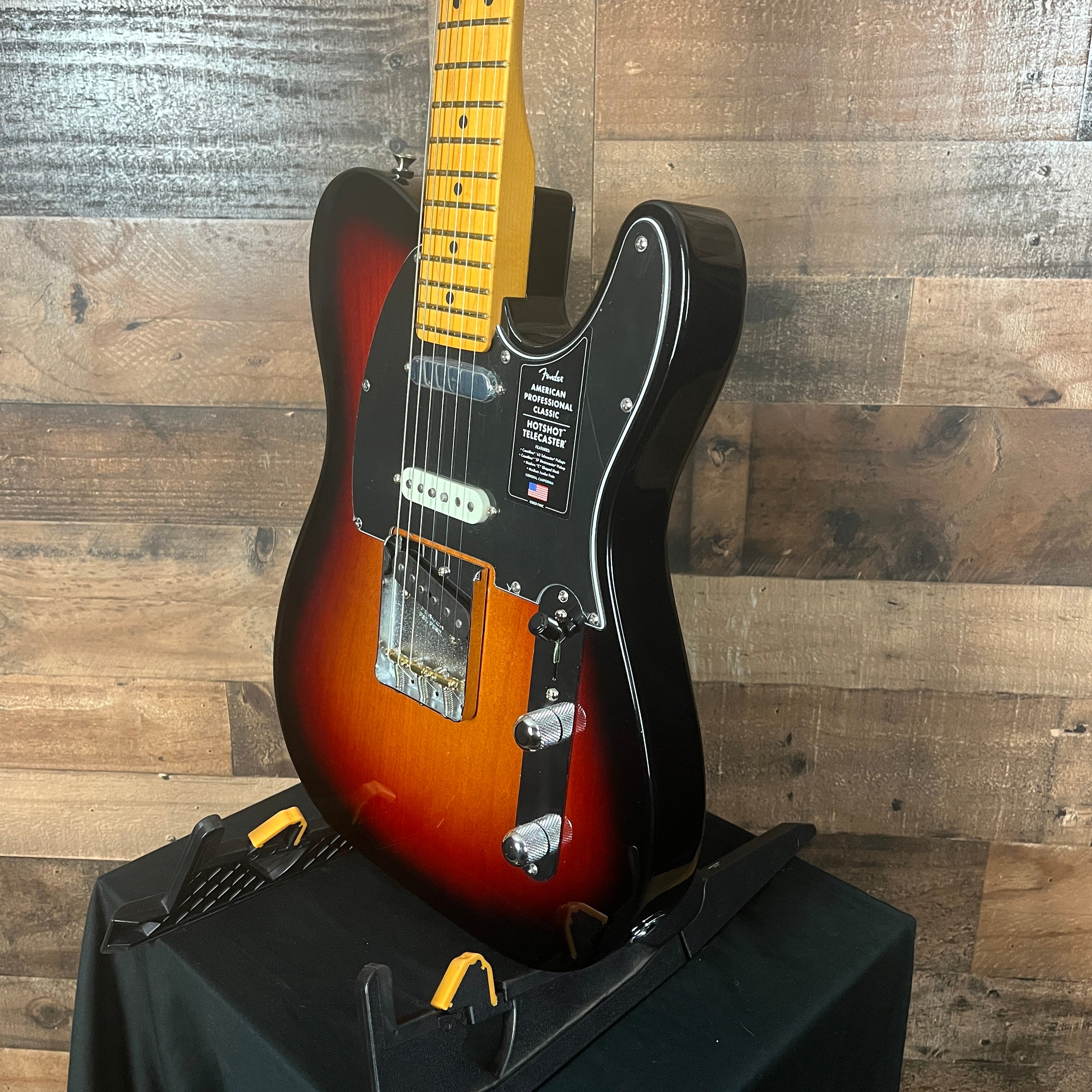 Fender American Professional Classic Hotshot Telecaster, 3-Color Sunburst, Gig Bag, 591