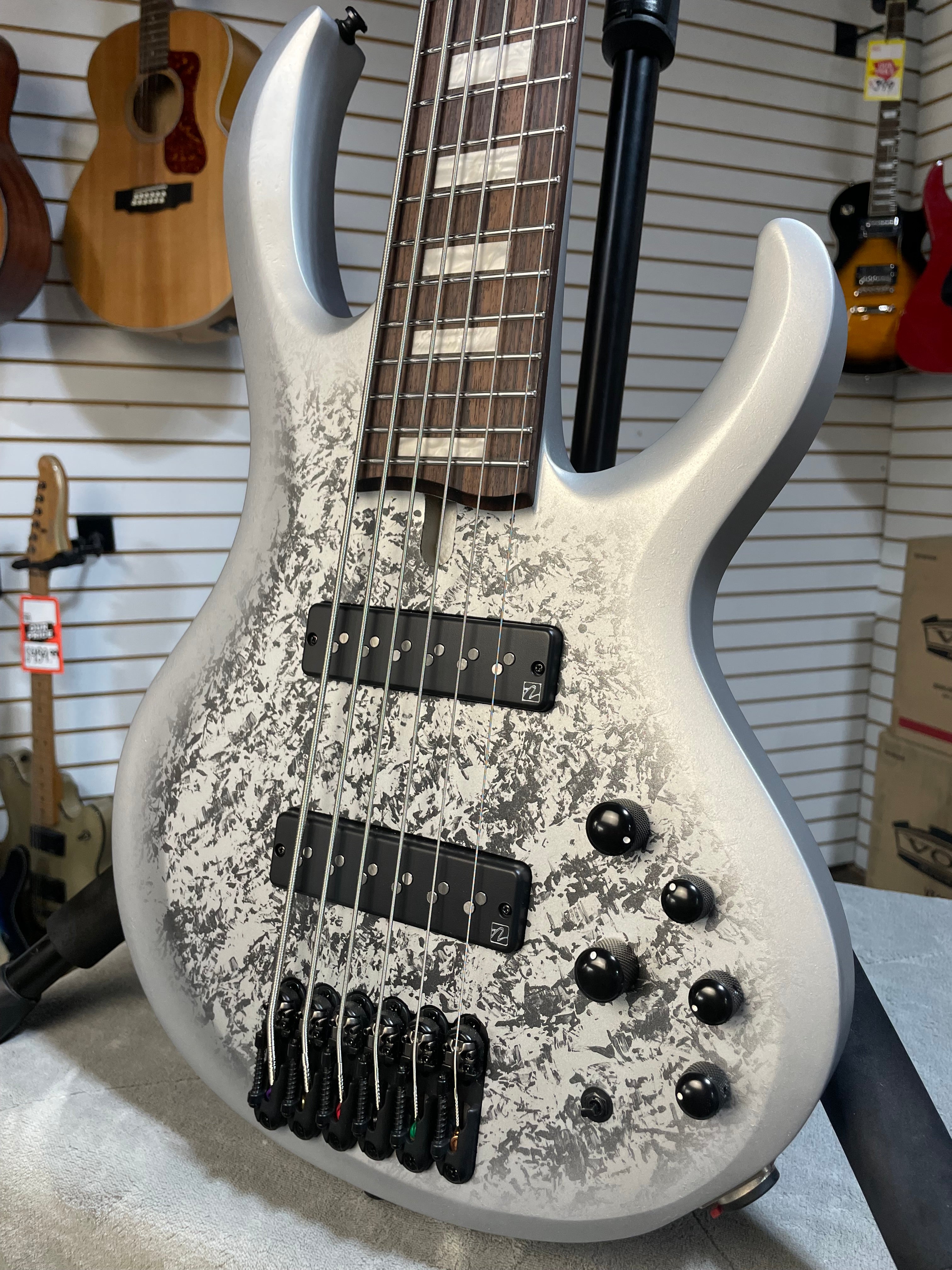 Ibanez 25th-Anniversary BTB Silver Blizzard Matte