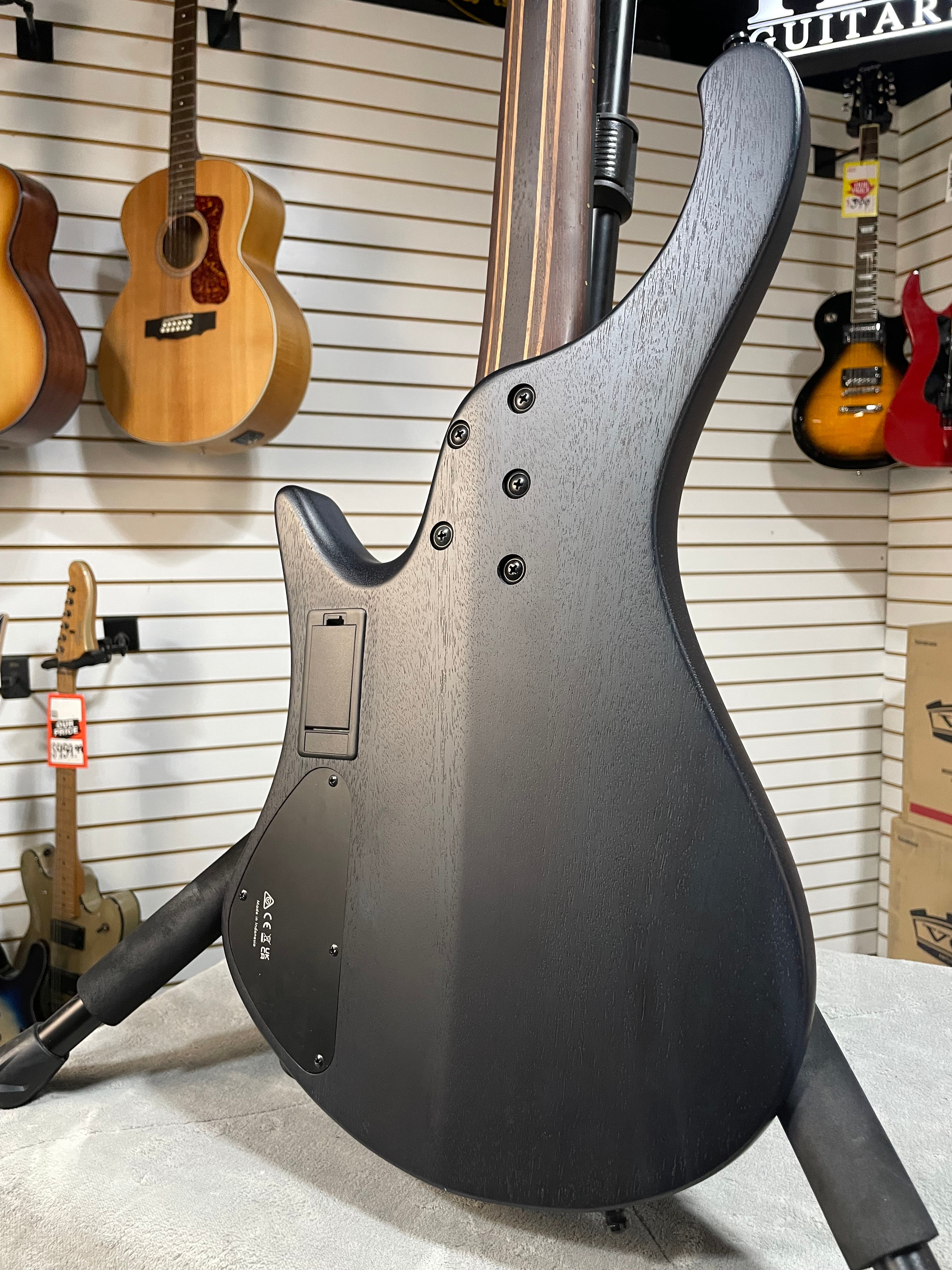 Ibanez EHB1500 Cosmic Blue Starburst Flat
