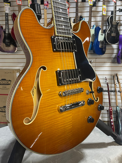 Eastman T484 Thinline Semi-Hollowbody Goldburst