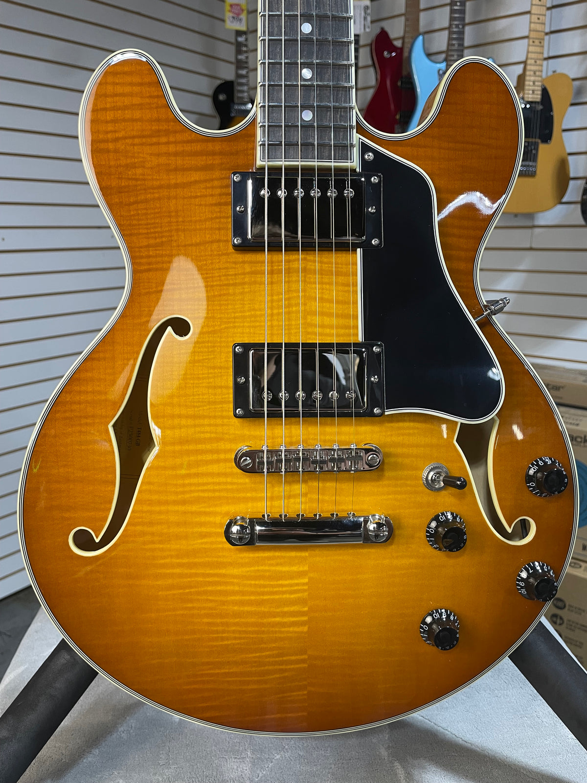 Eastman T484 Thinline Semi-Hollowbody Goldburst