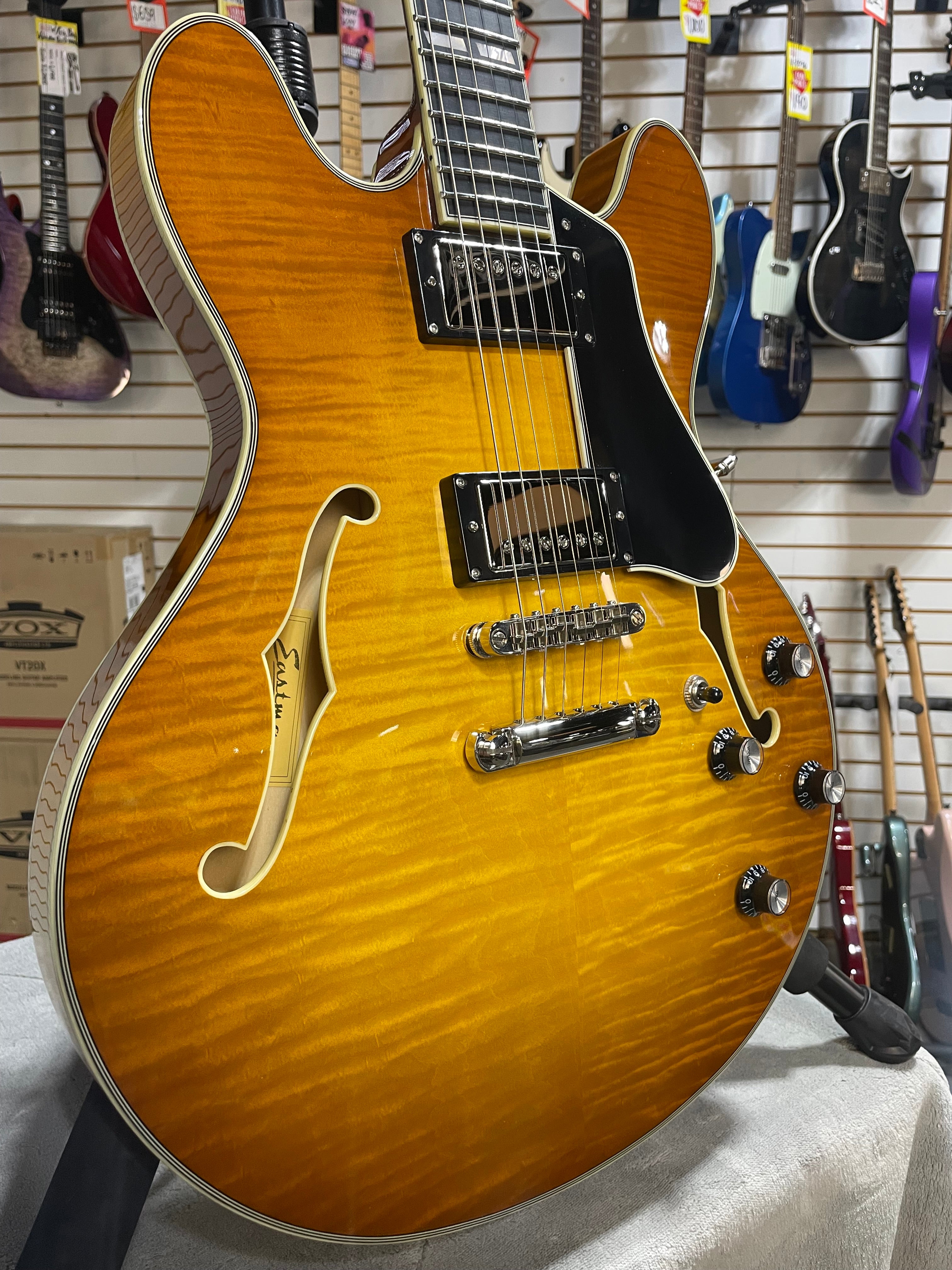 Eastman T486 Thinline Semi-hollowbody Electric Guitar - Goldburst - OHSC & PLEK*D