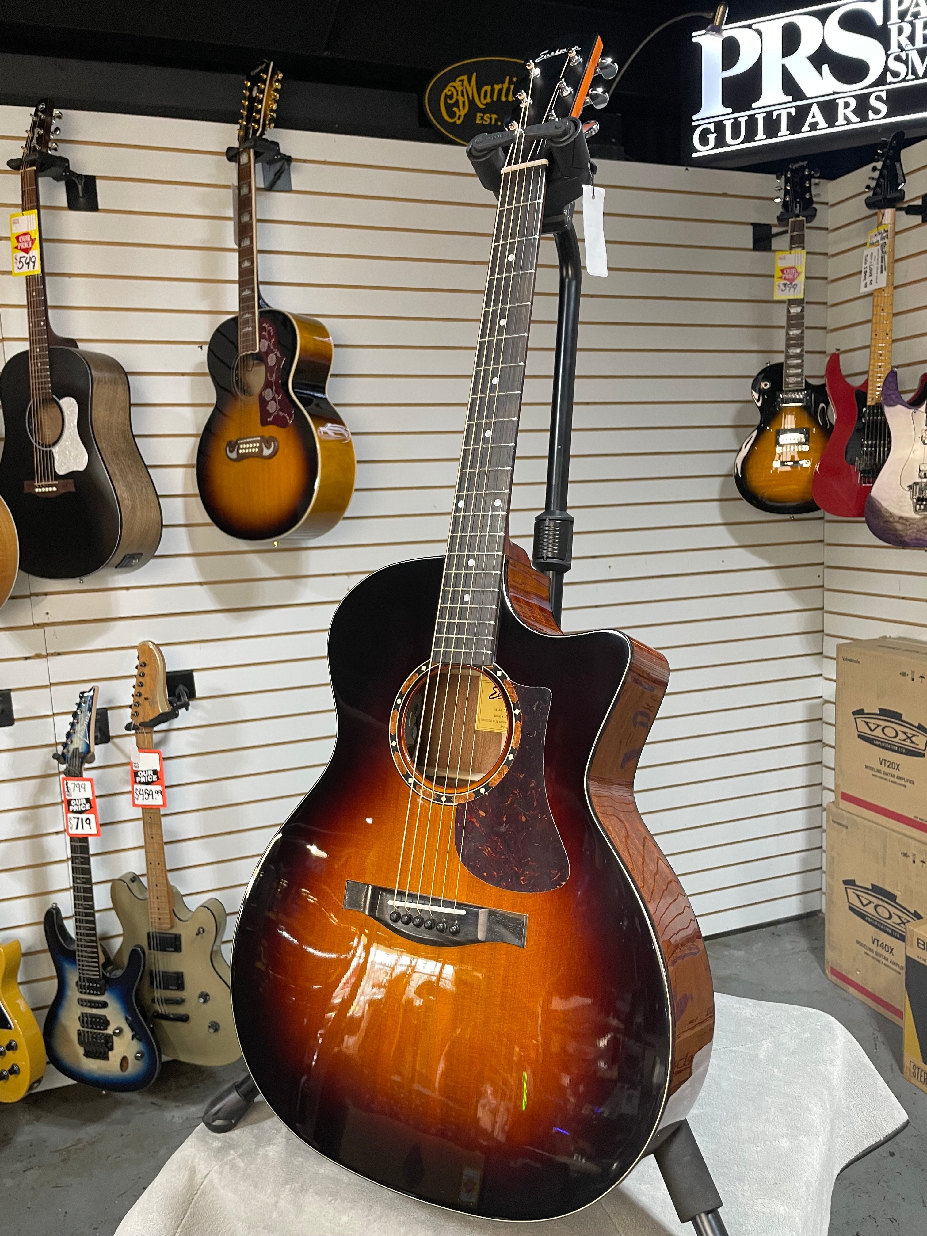 Eastman AC122-2CE Deluxe Sunburst