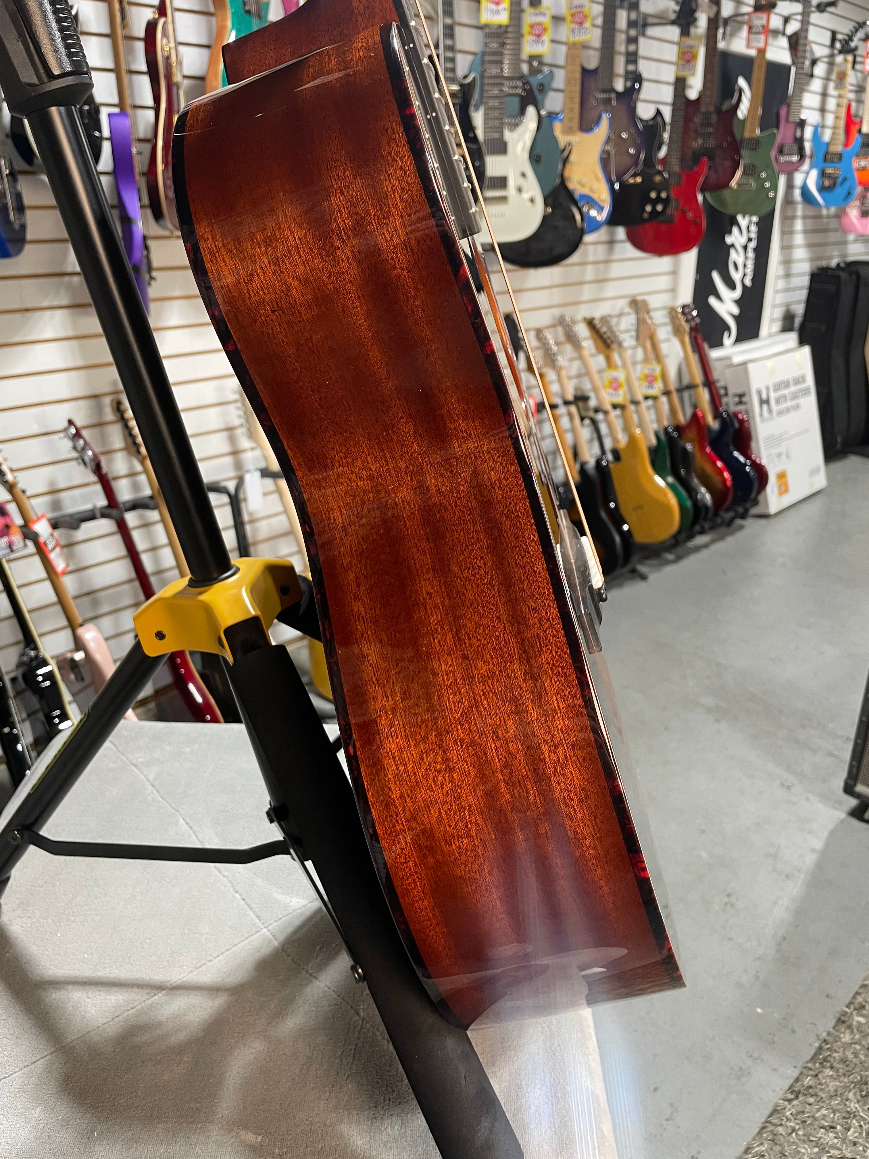 Eastman AC122-2CE Deluxe Sunburst