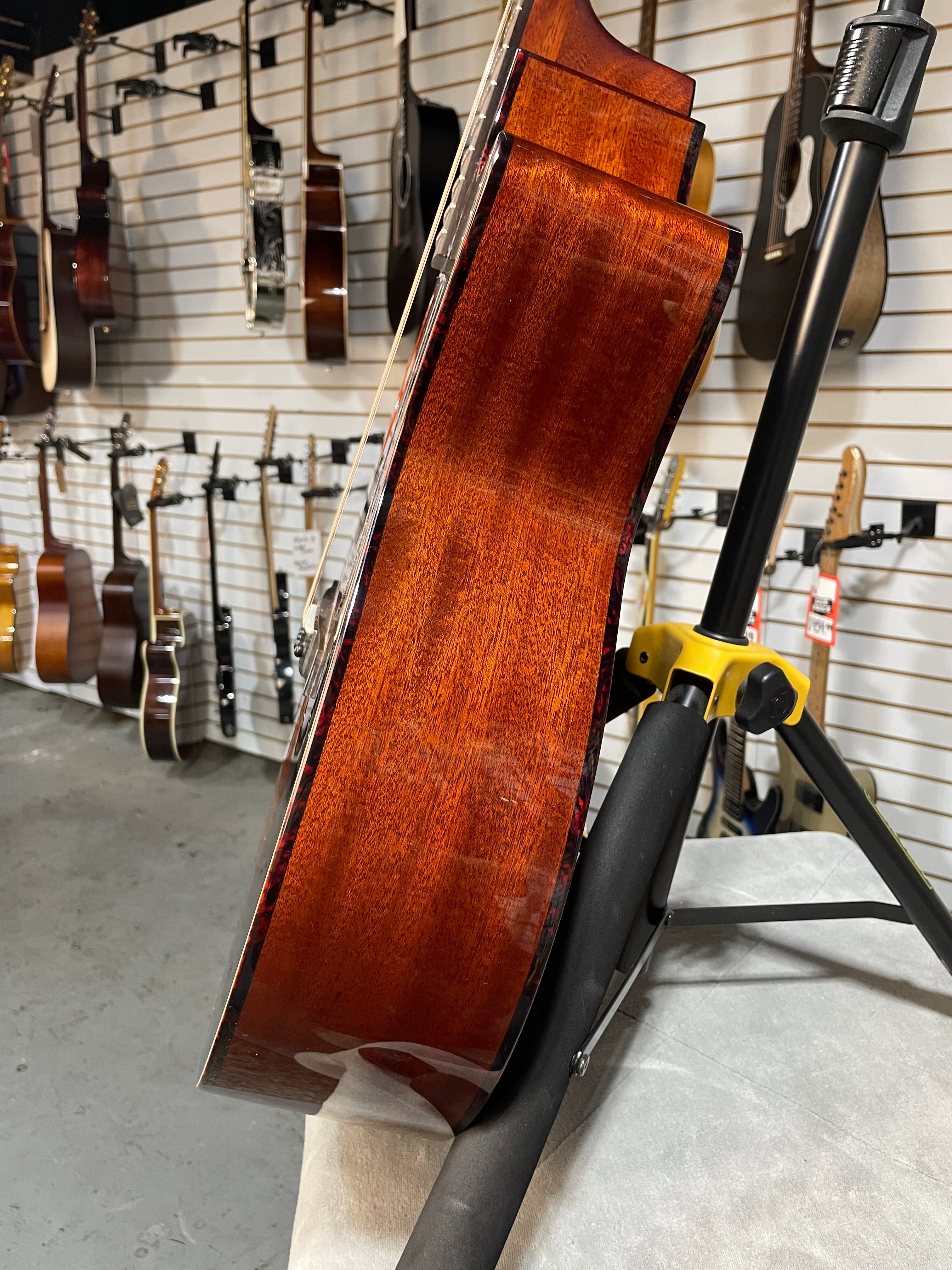 Eastman AC122-2CE Deluxe Sunburst