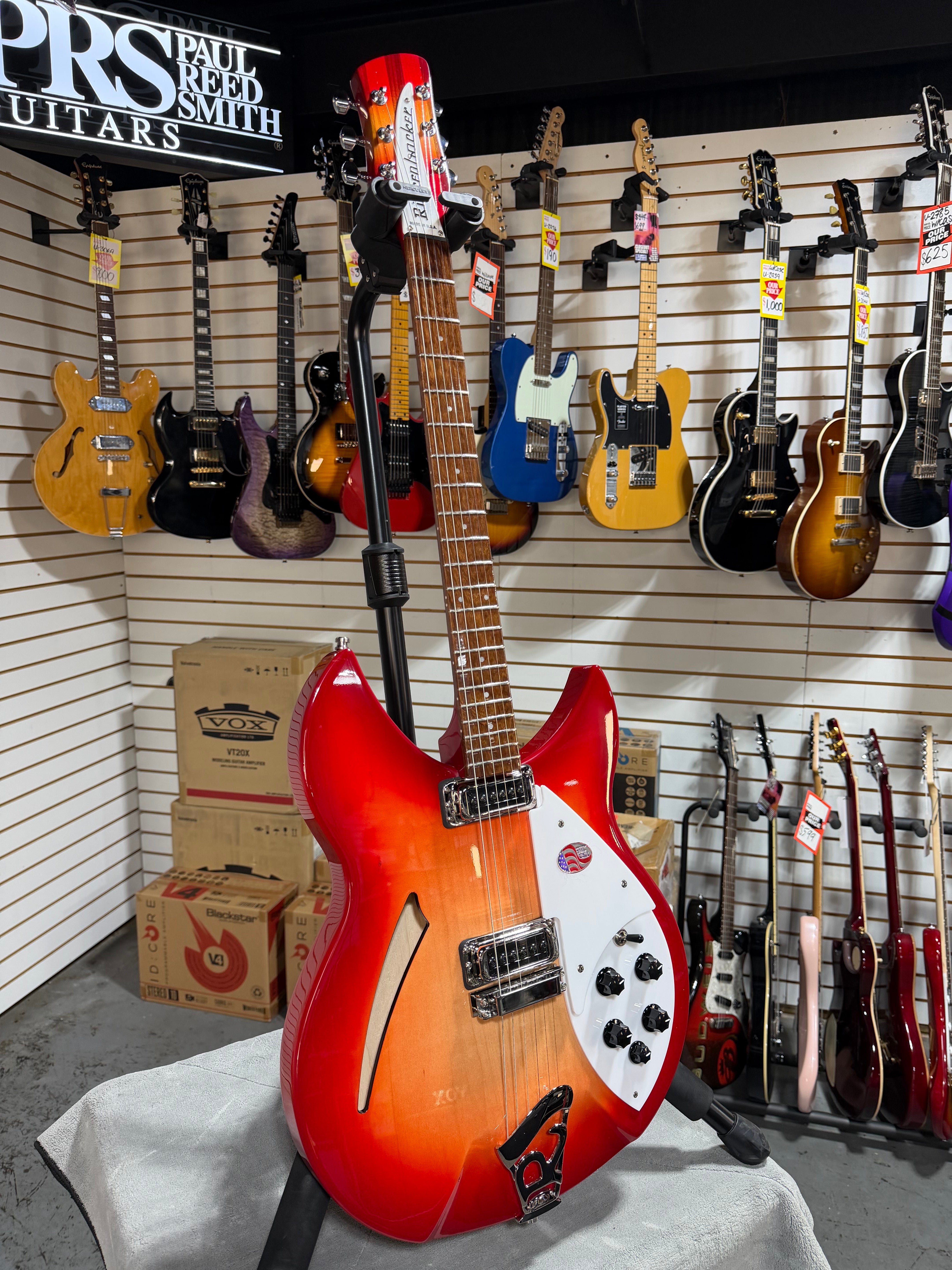 Rickenbacker 330 Fireglo