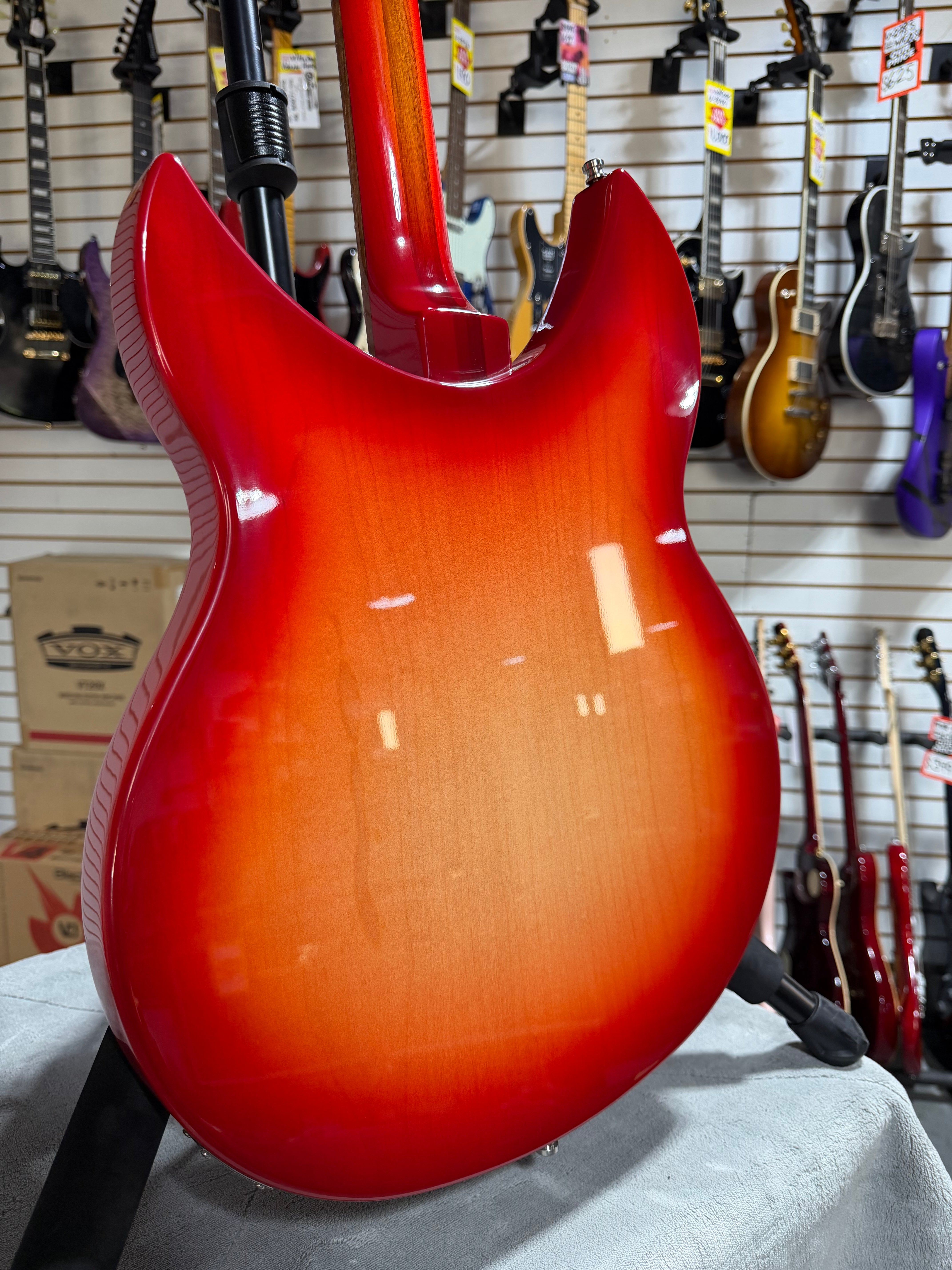 Rickenbacker 330 Fireglo
