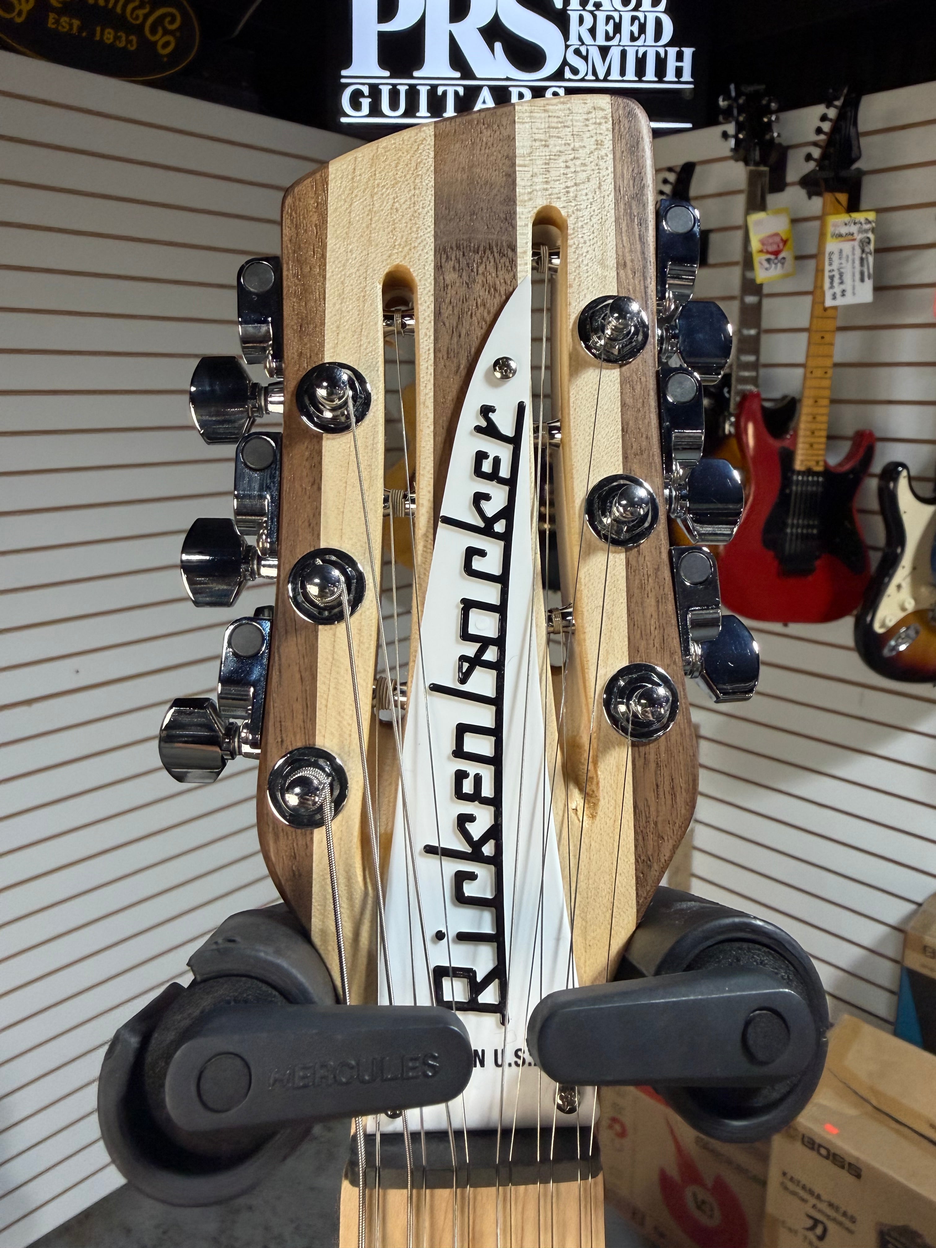 Rickenbacker 330/12W Walnut