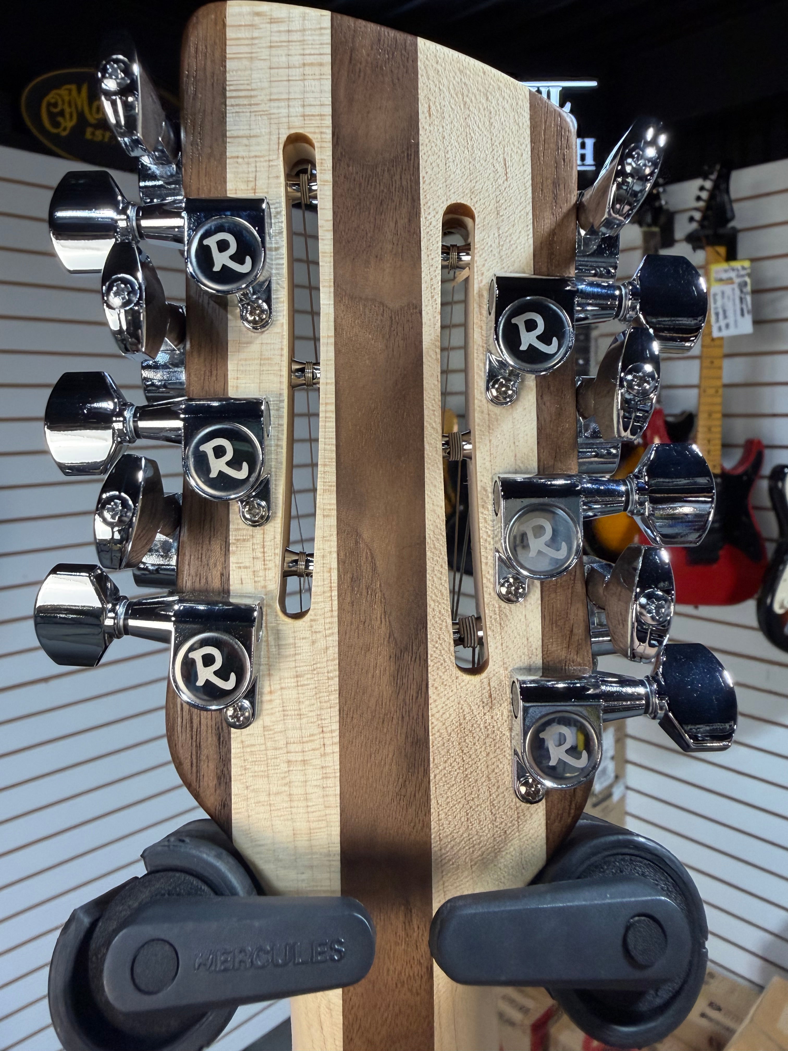 Rickenbacker 330/12W Walnut