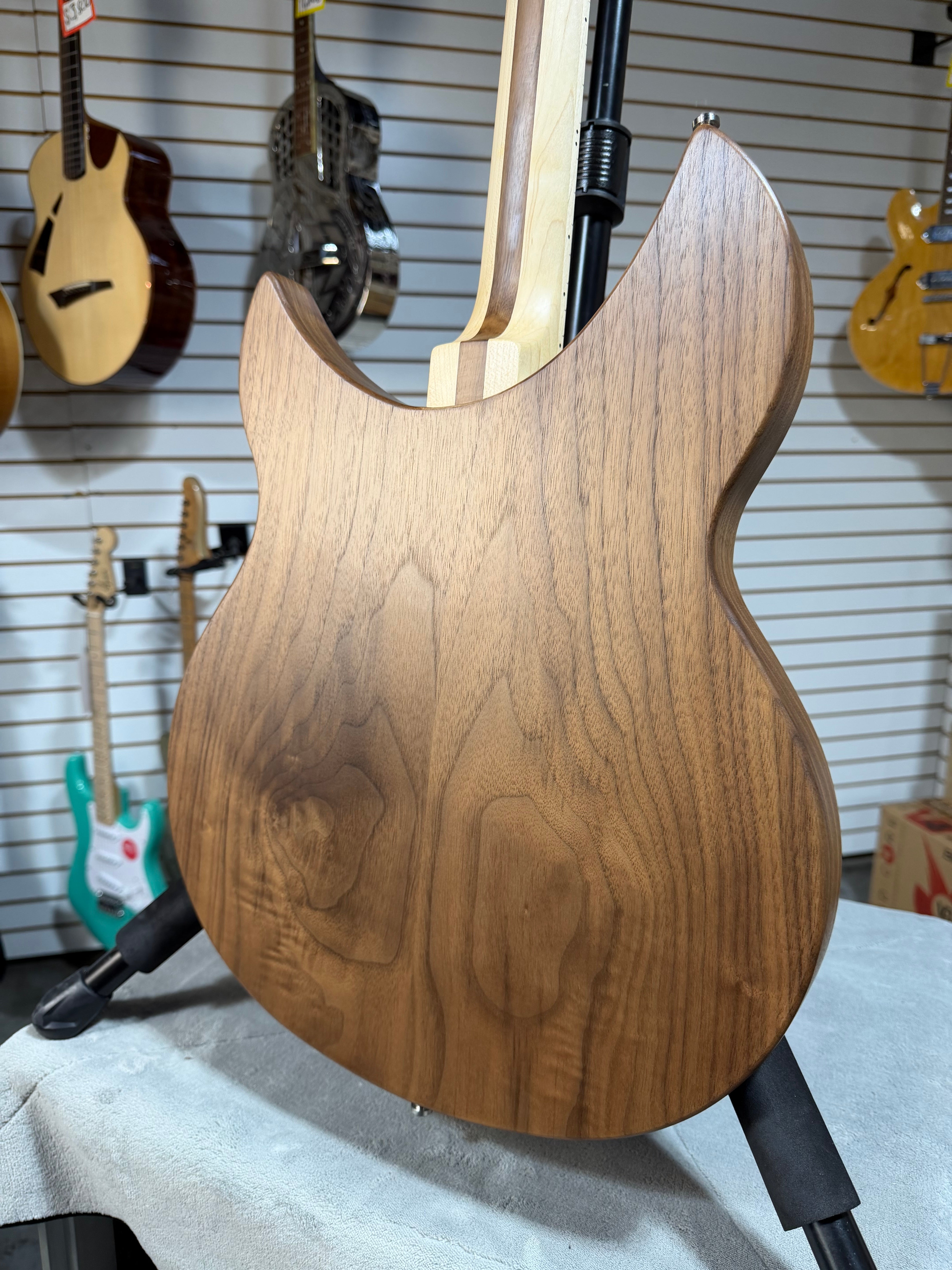 Rickenbacker 330/12W Walnut