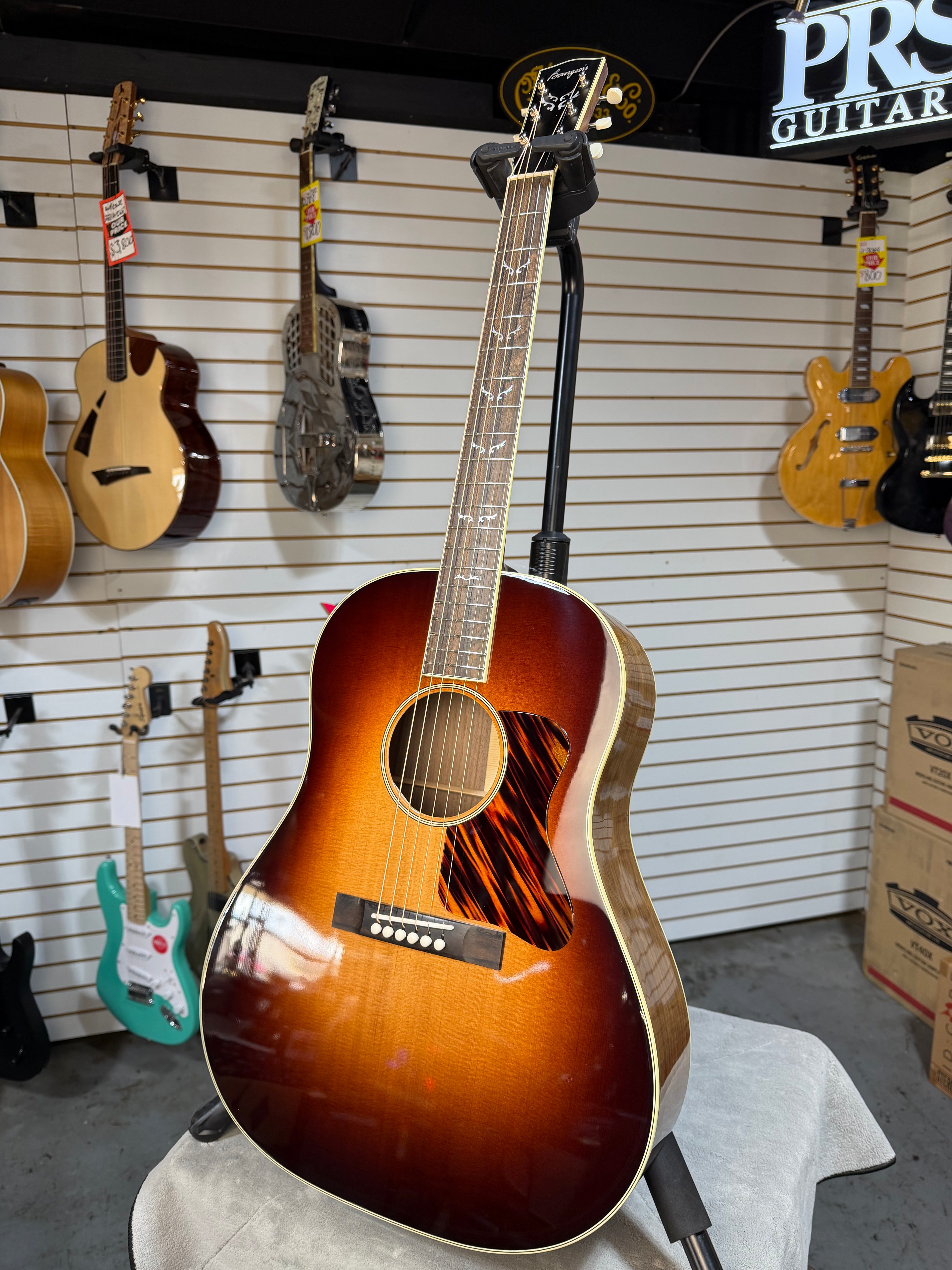 Bourgeois Luke Bryan Signature Touchstone Series Slope Shoulder Dreadnought Sunburst