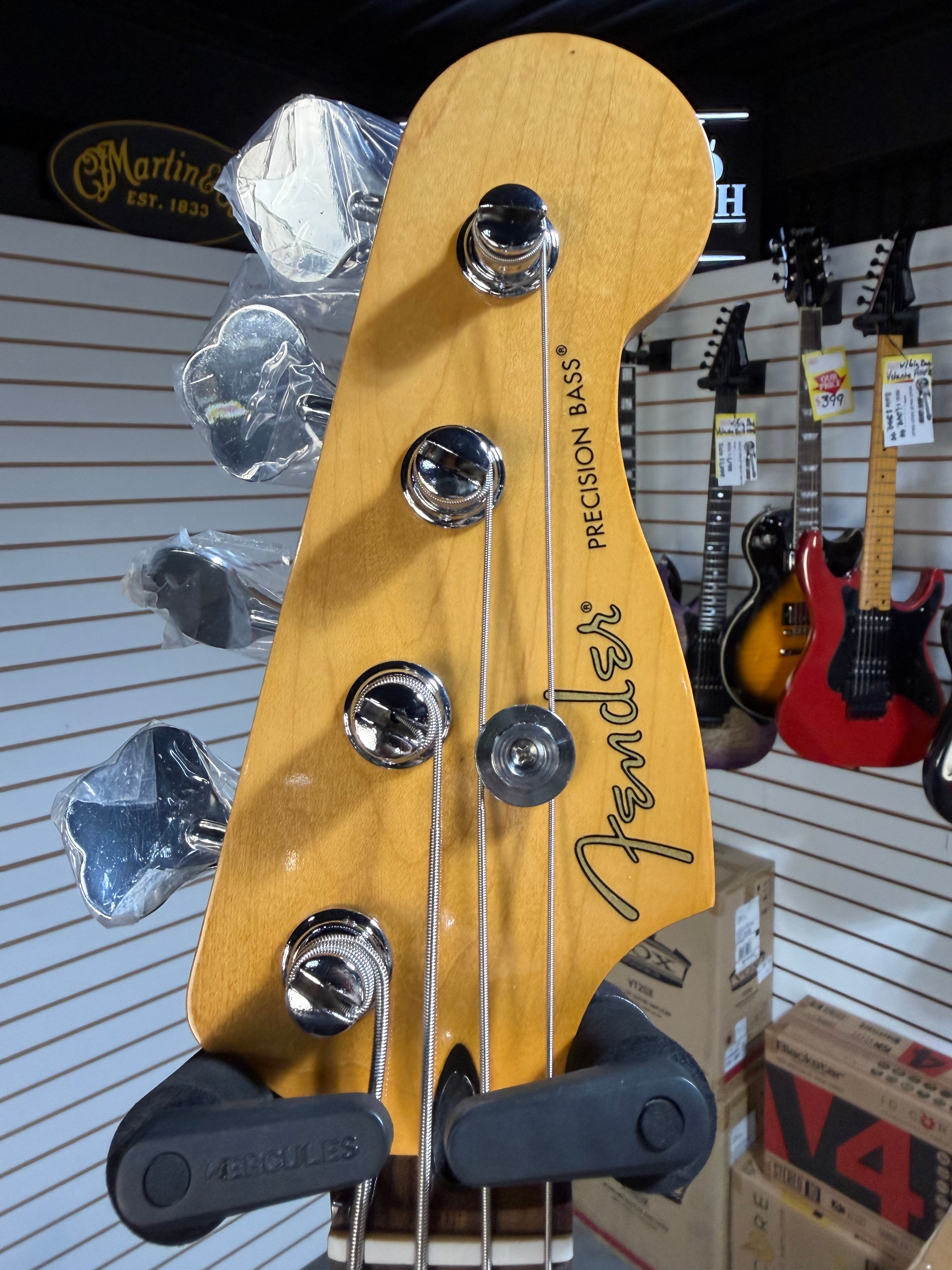 Fender 75th Anniversary Player II Precision Bass Seafoam Green