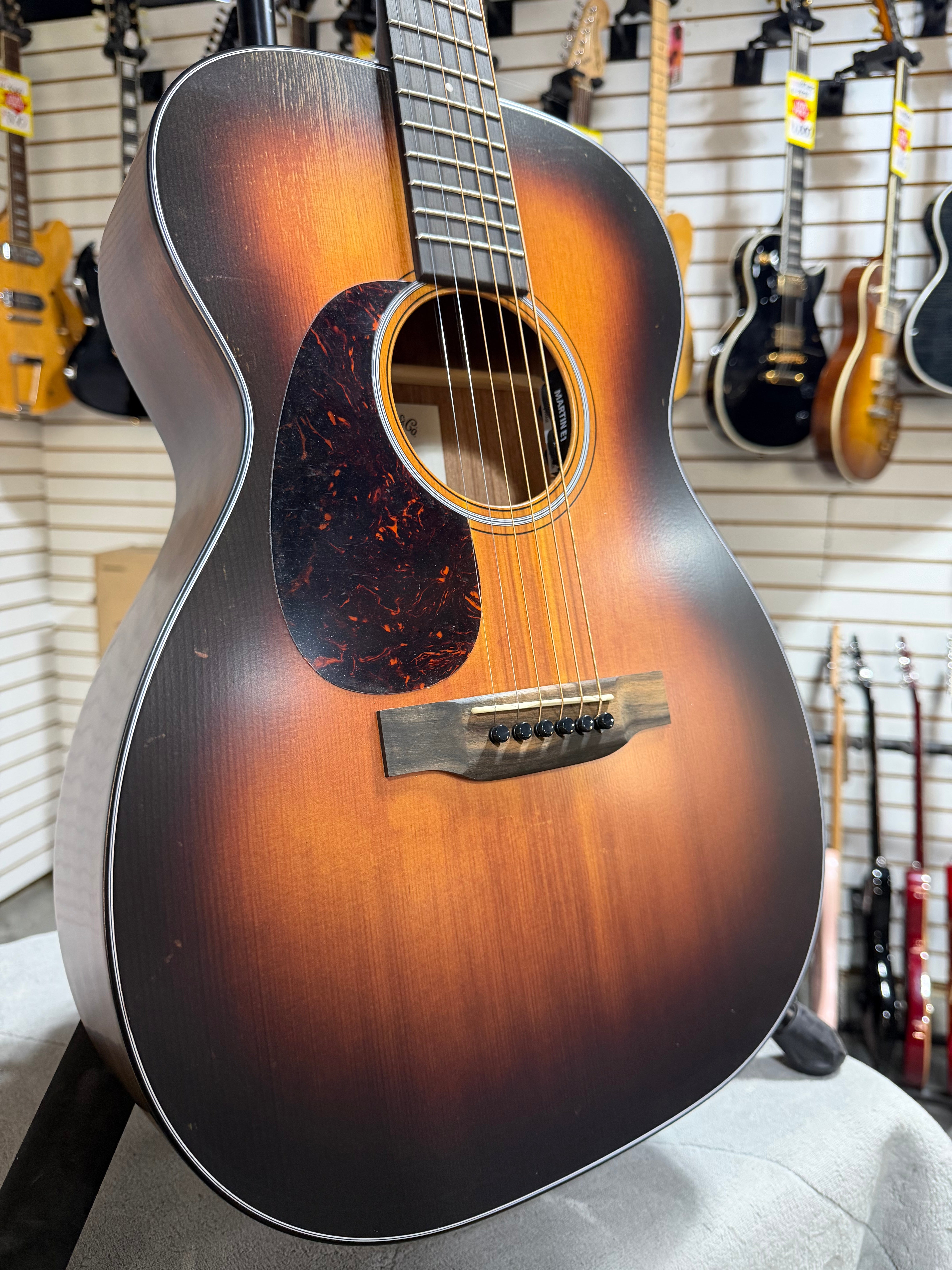 Martin 0010E Retro Joe Bonamassa Left Handed Sunburst