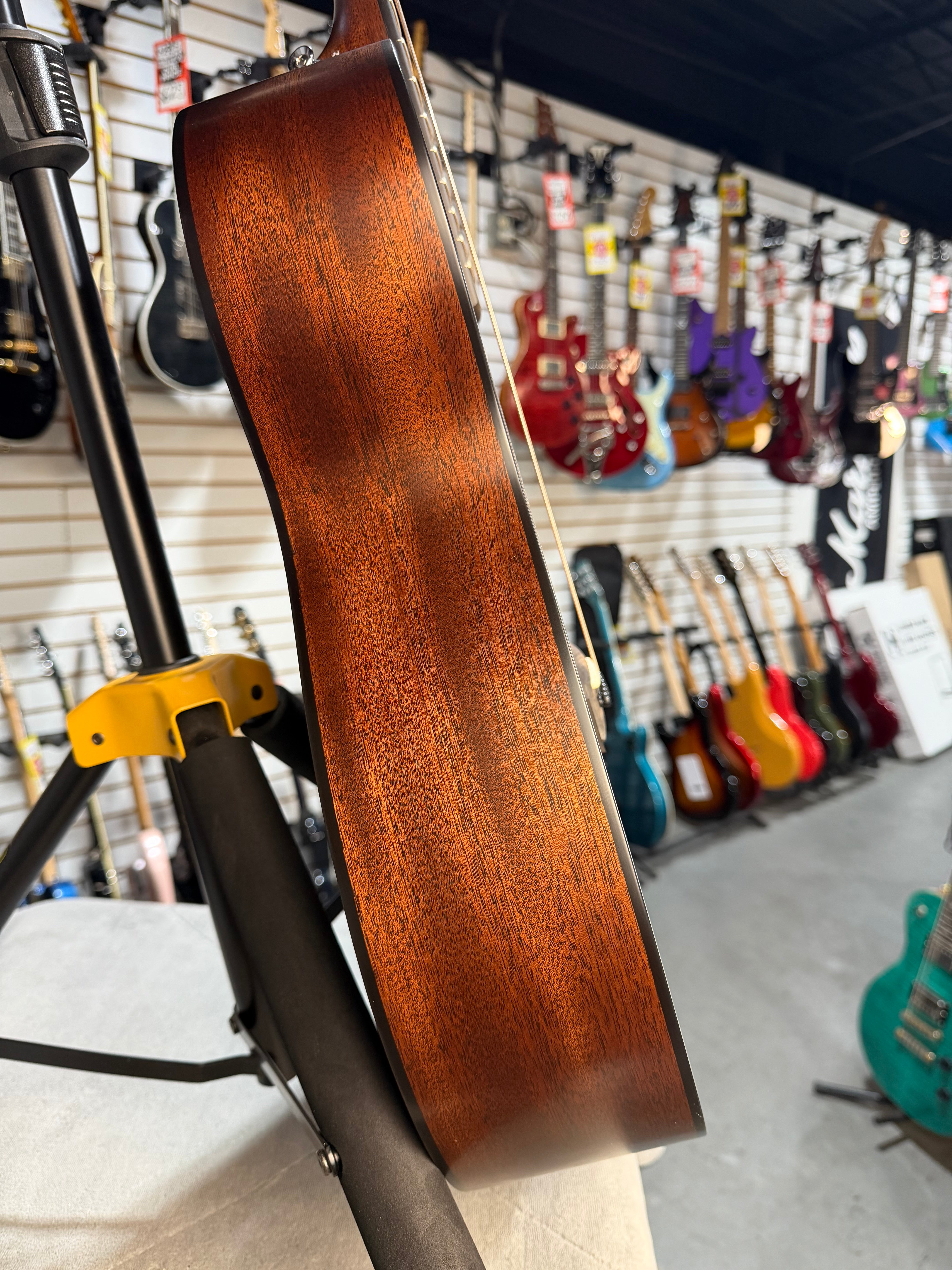Martin 0010E Retro Joe Bonamassa Left Handed Sunburst