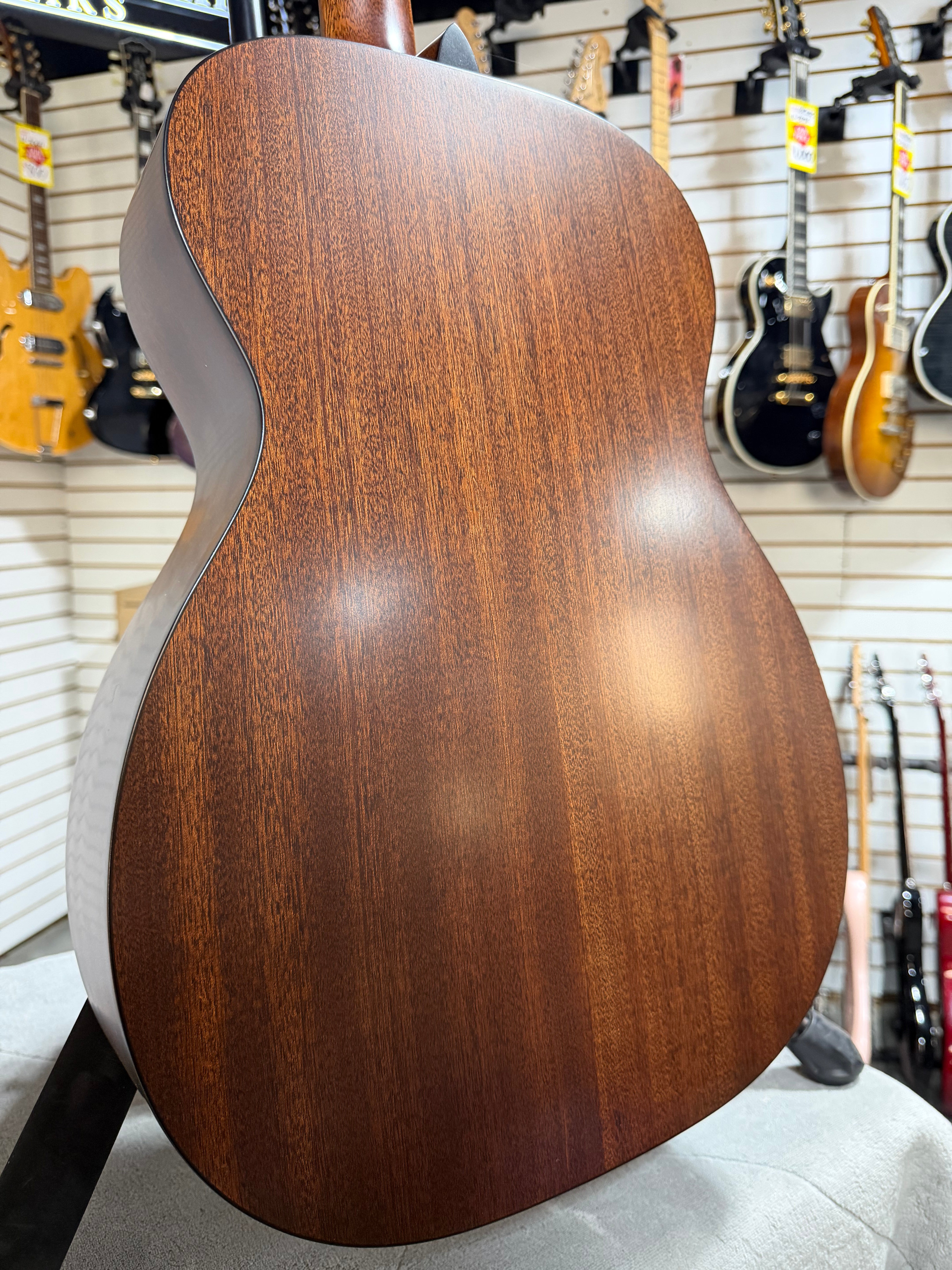 Martin 0010E Retro Joe Bonamassa Left Handed Sunburst