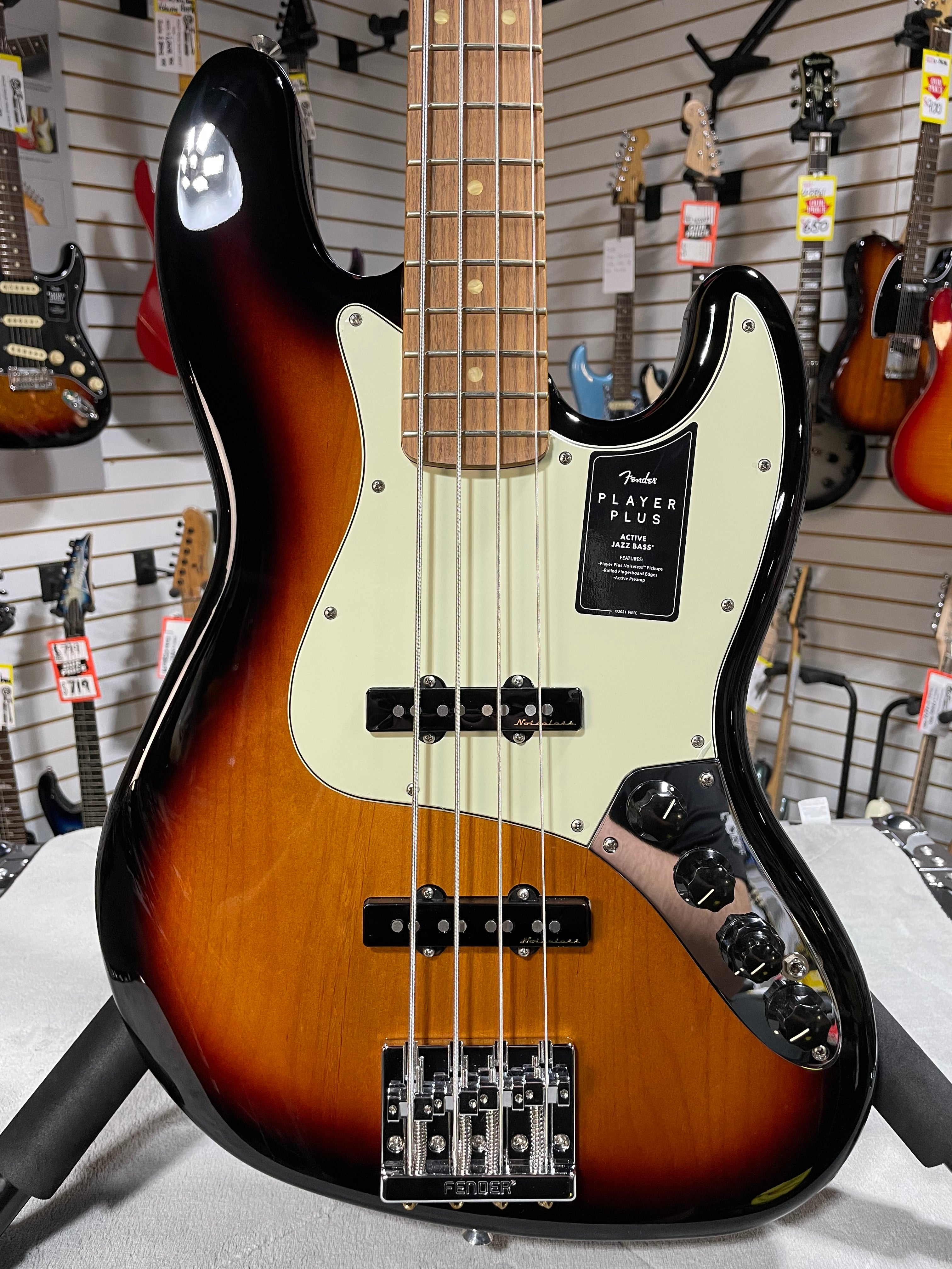 Player Plus Active Jazz Bass - 3-Tone Sunburst w/Pau Ferro Fretboard #475 GET PLEK'D!