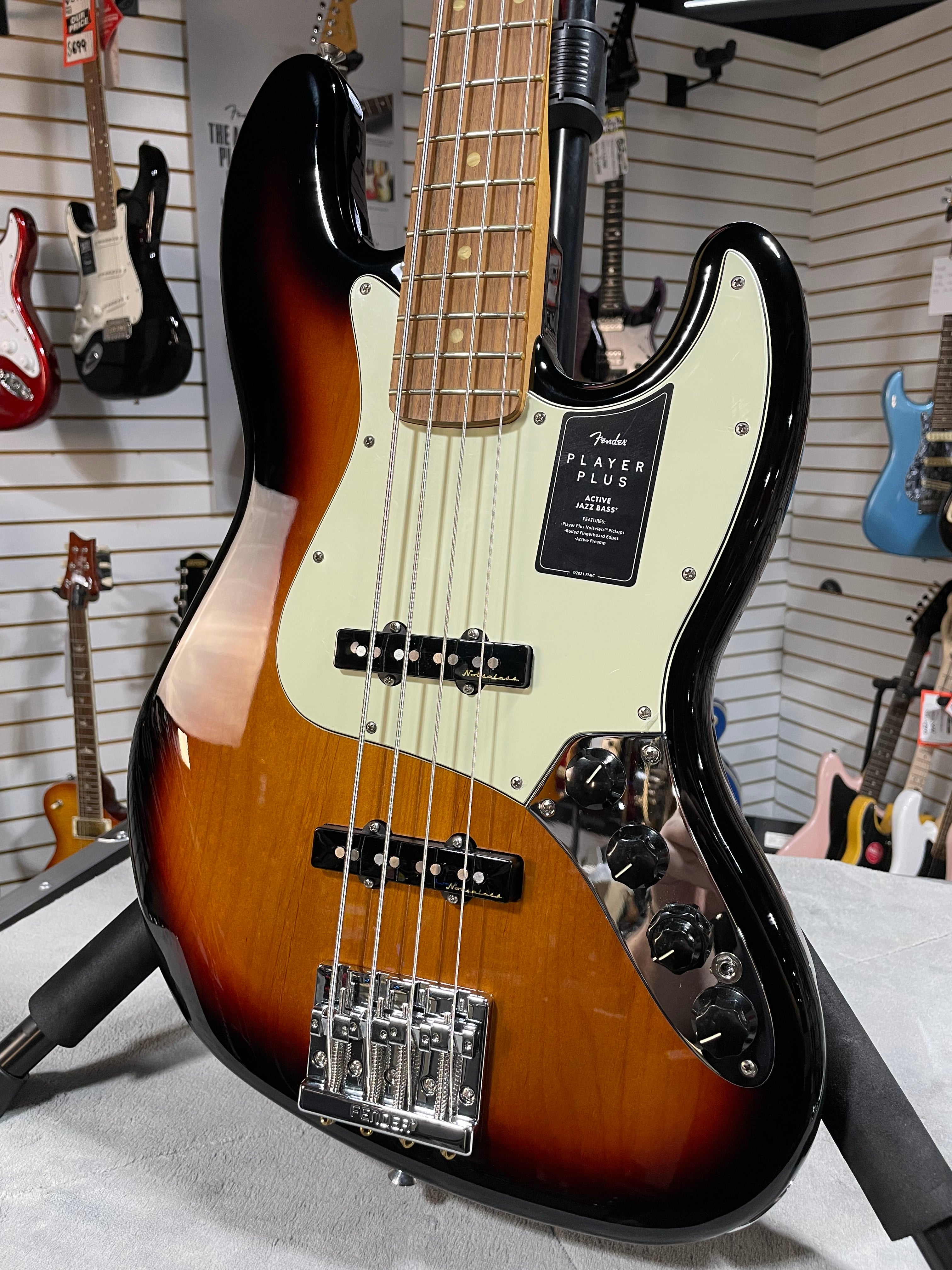 Player Plus Active Jazz Bass - 3-Tone Sunburst w/Pau Ferro Fretboard #475 GET PLEK'D!