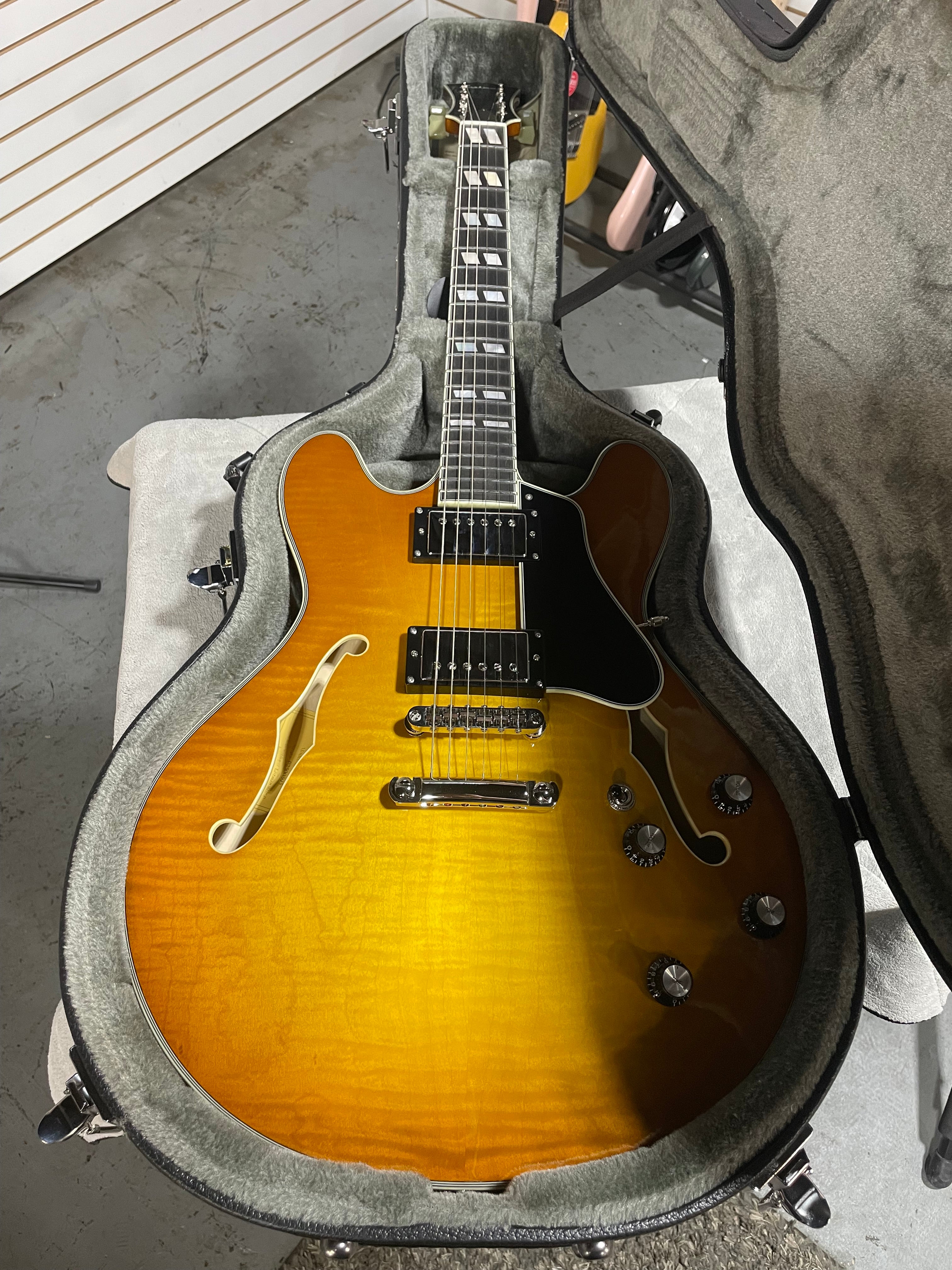 Eastman T486 Semi-Hollowbody Electric Guitar - Goldburst w/OHSC & PLEK*D #595