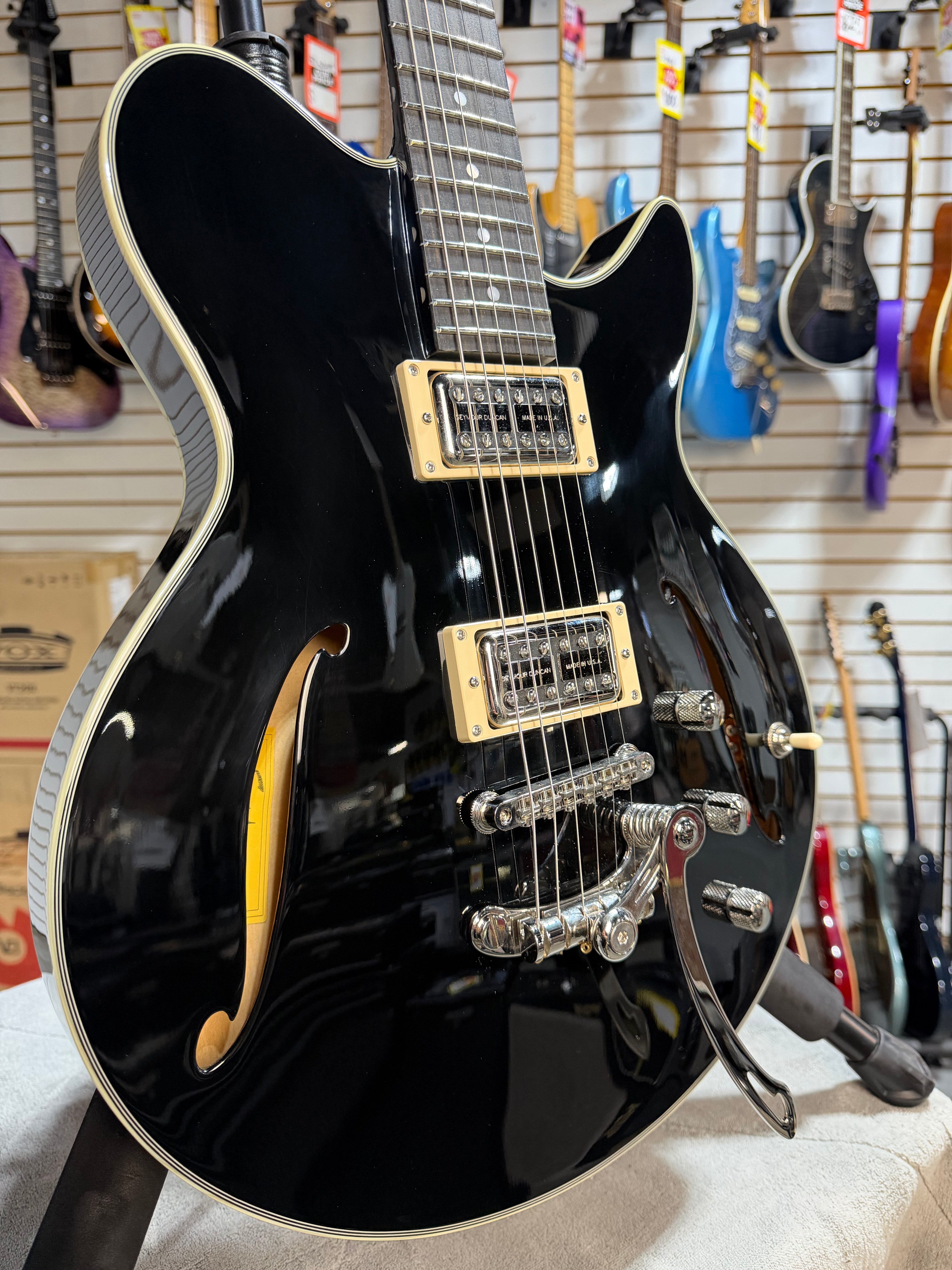 Eastman Romeo NYC Black | C&M Music Center