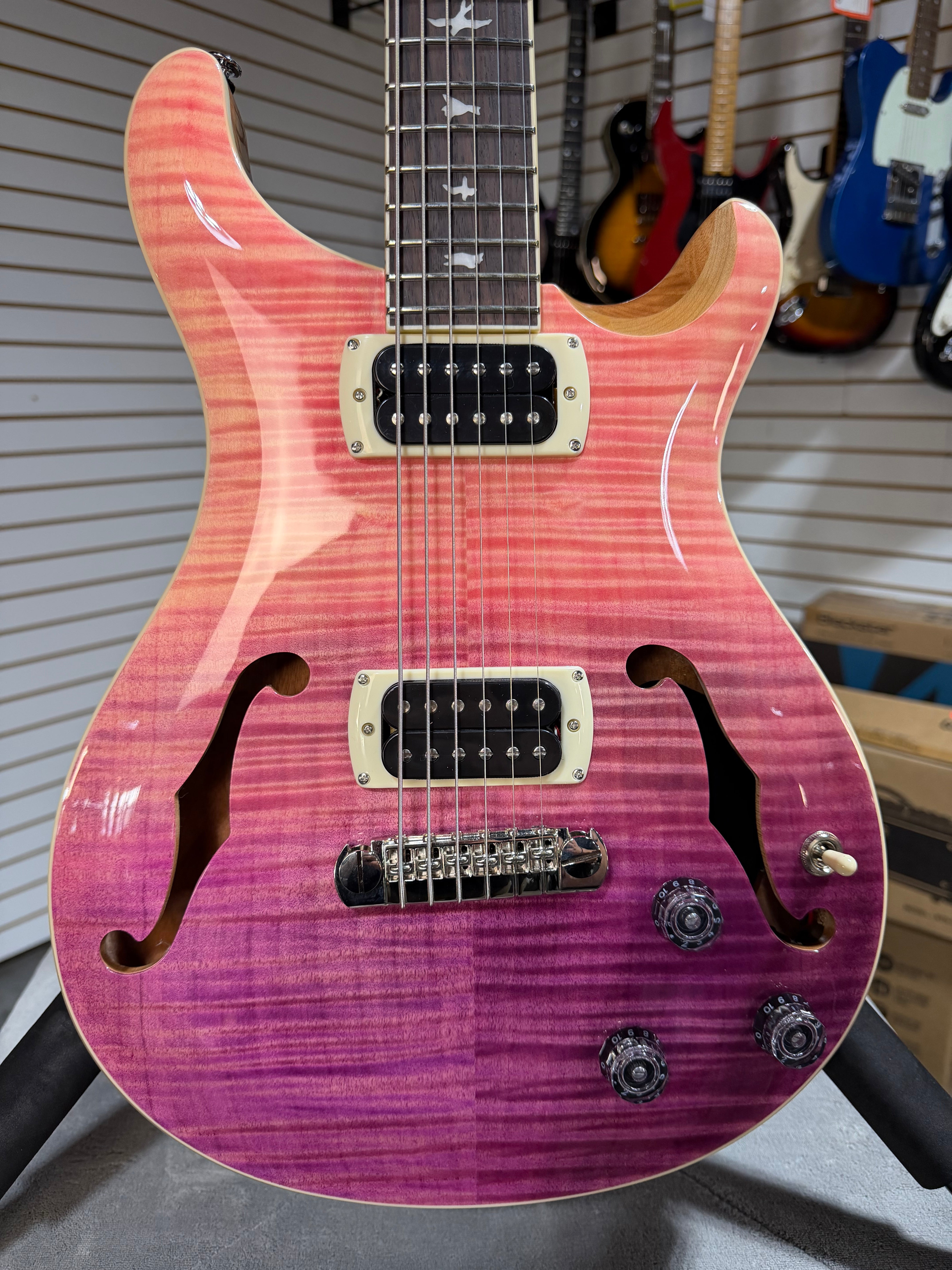 PRS SE Ed Sheeran Signature Hollowbody I Piezo Baritone Pink Ombre