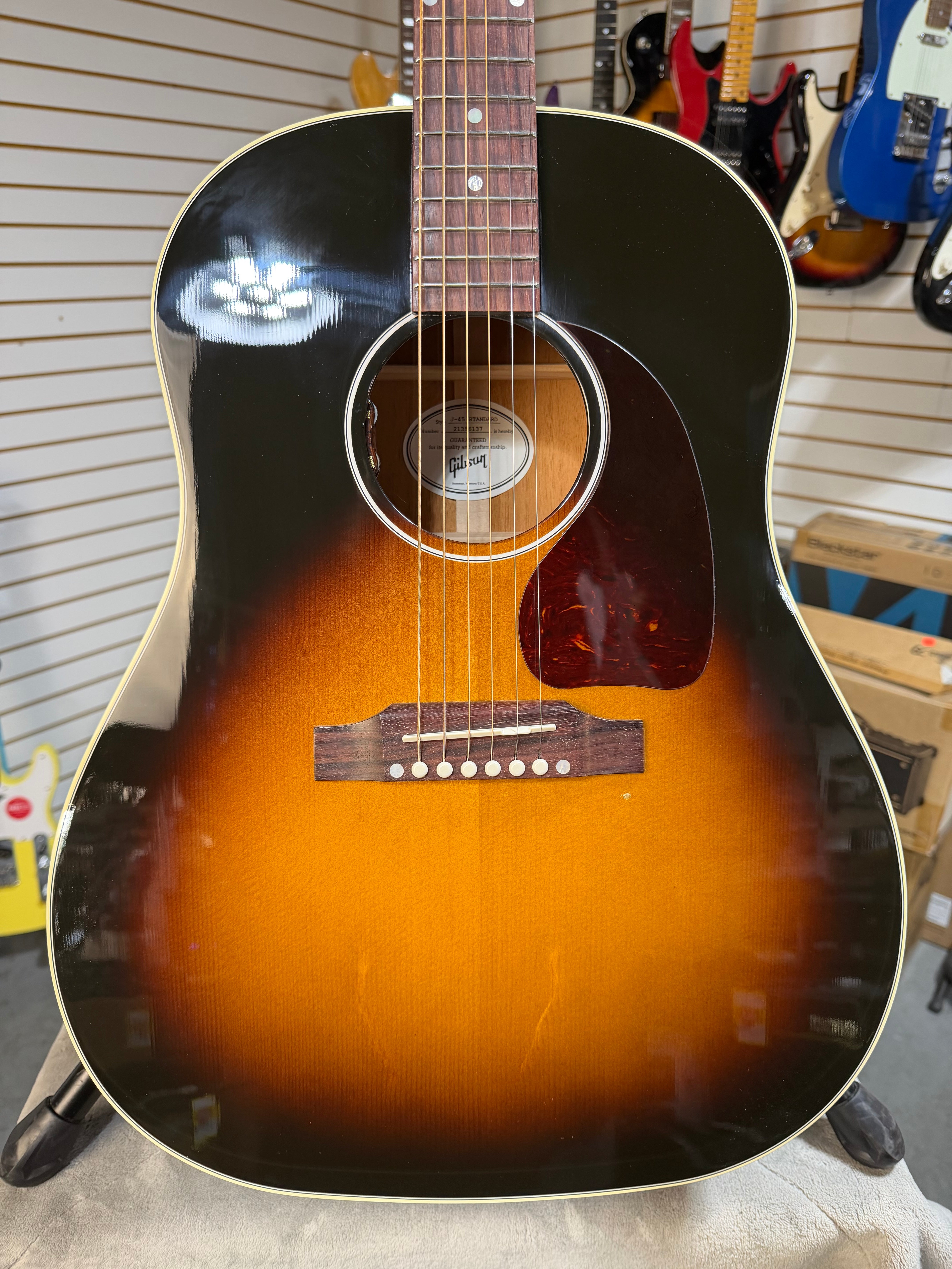 Gibson J-45 Standard Vintage Sunburst