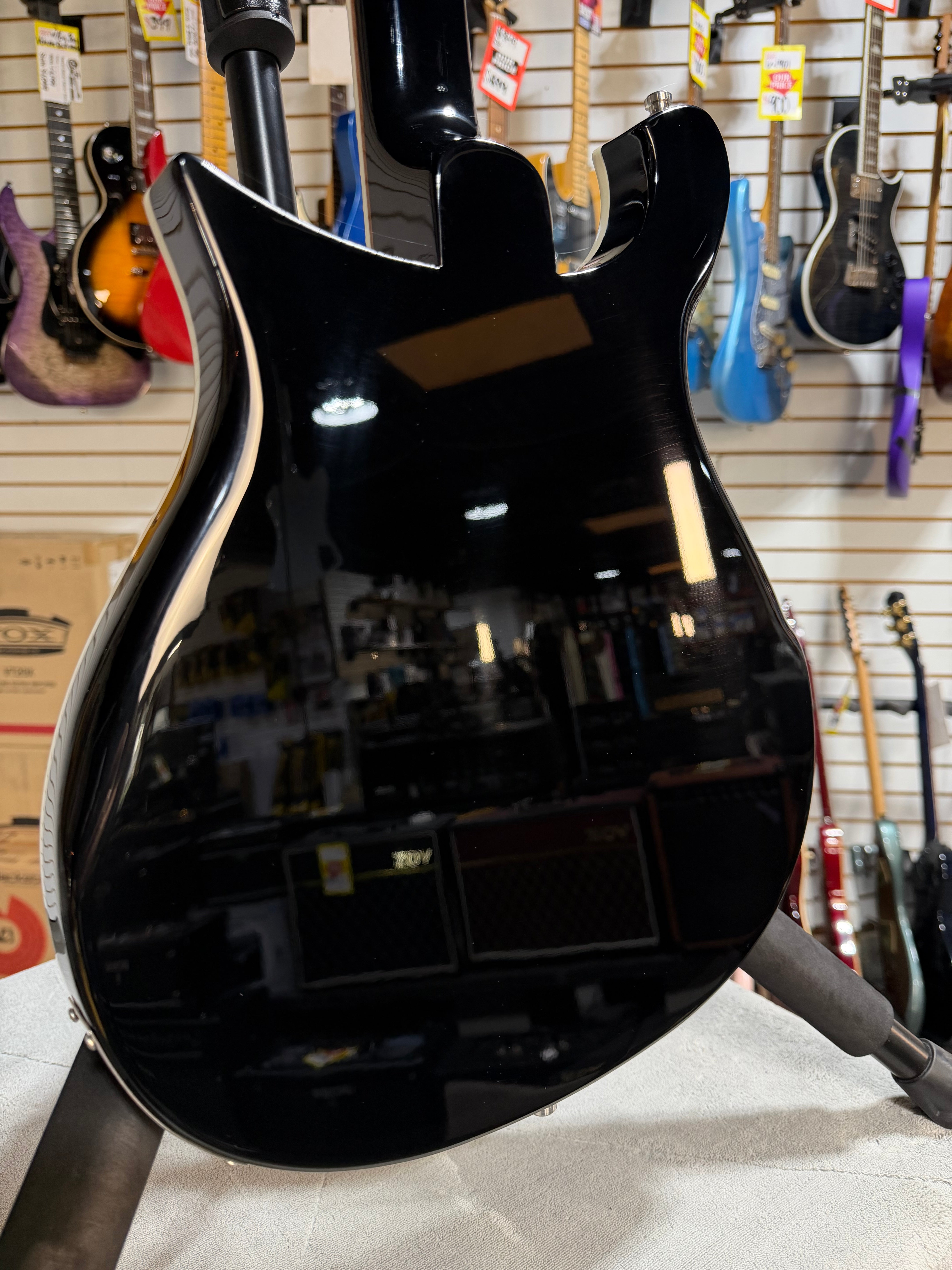 Rickenbacker 620 Jetglo