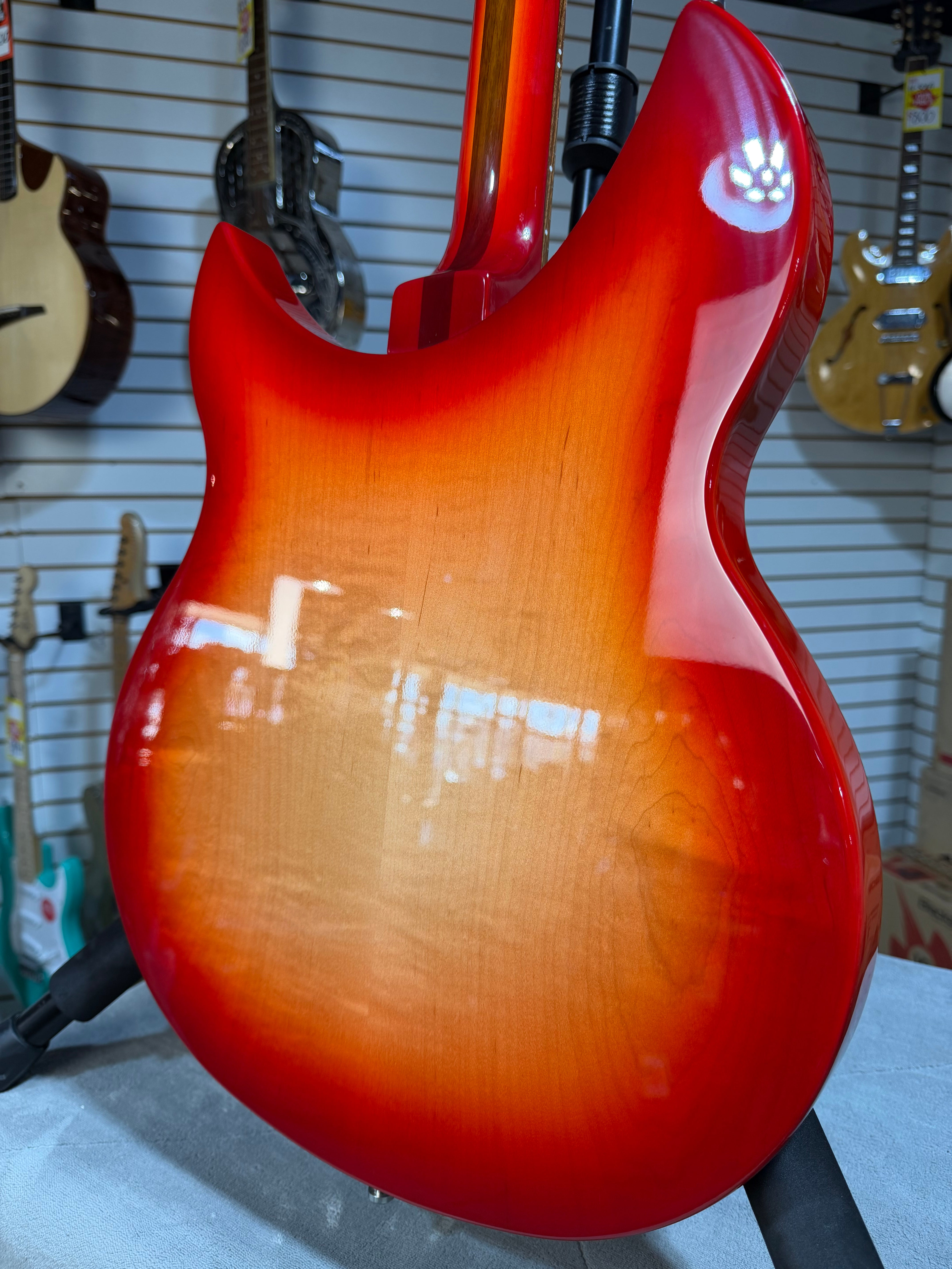 Rickenbacker 330/12 Fireglo