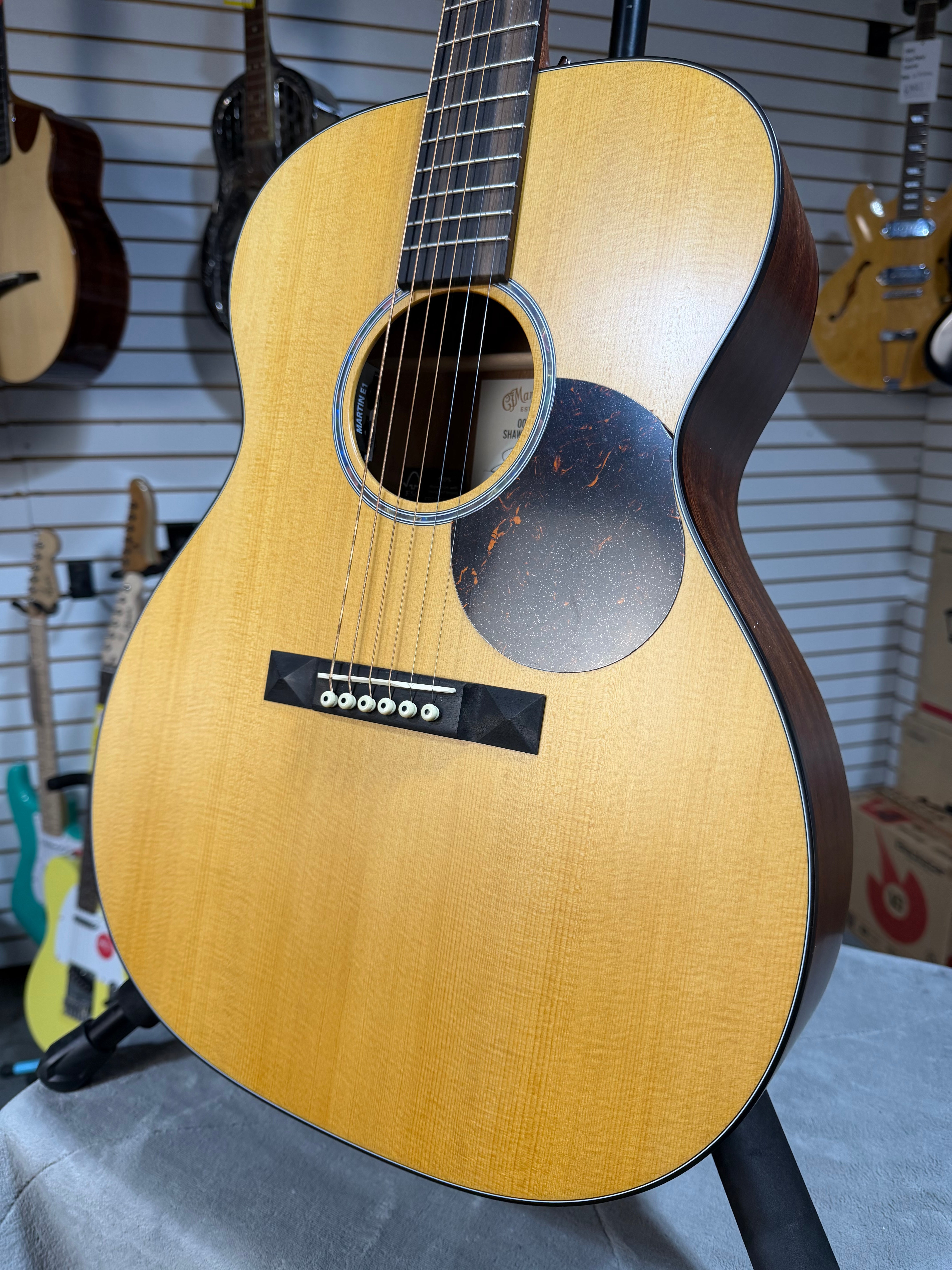 Martin 000-10E Shawn Mendes Natural
