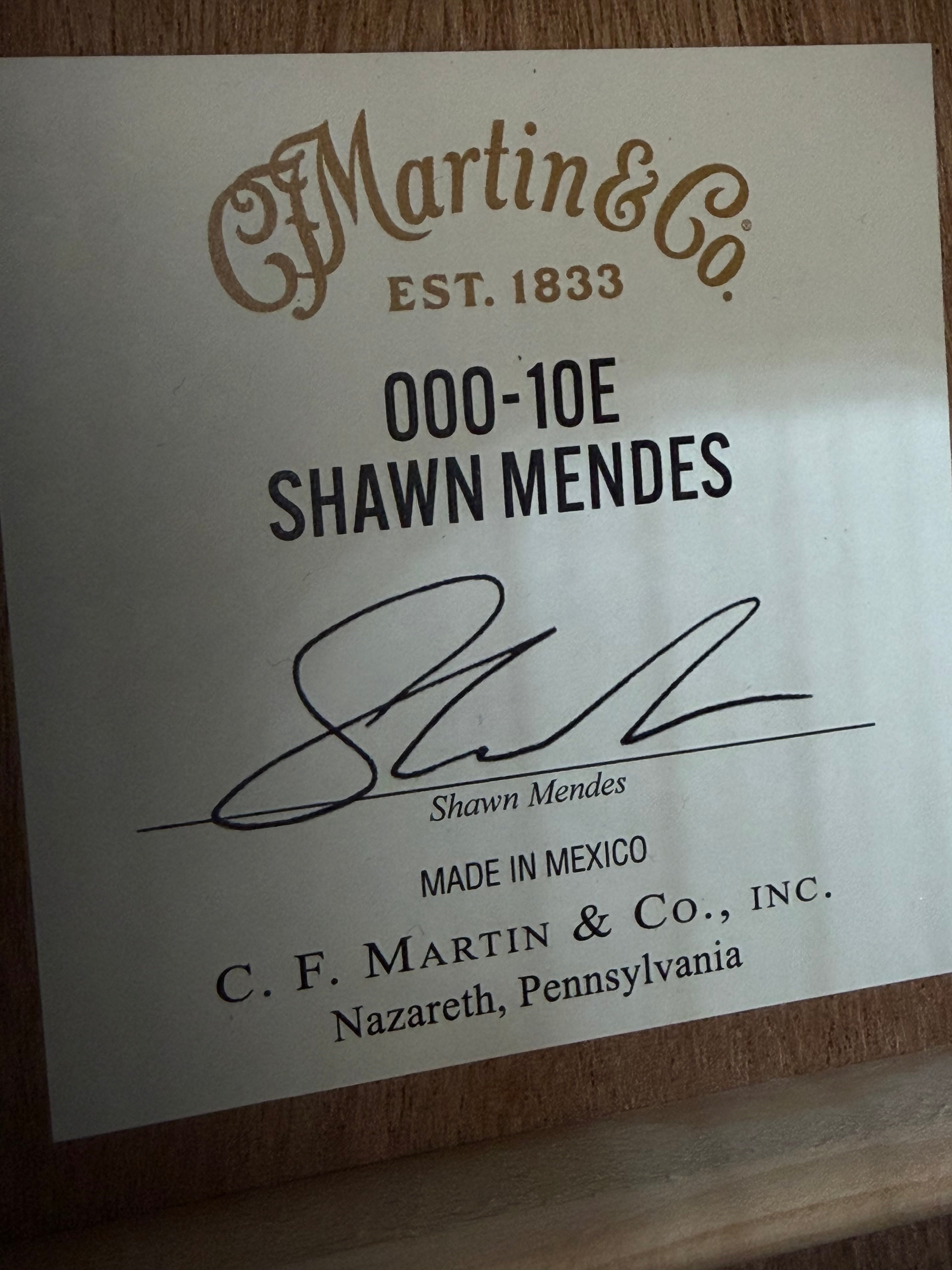 Martin 000-10E Shawn Mendes Natural