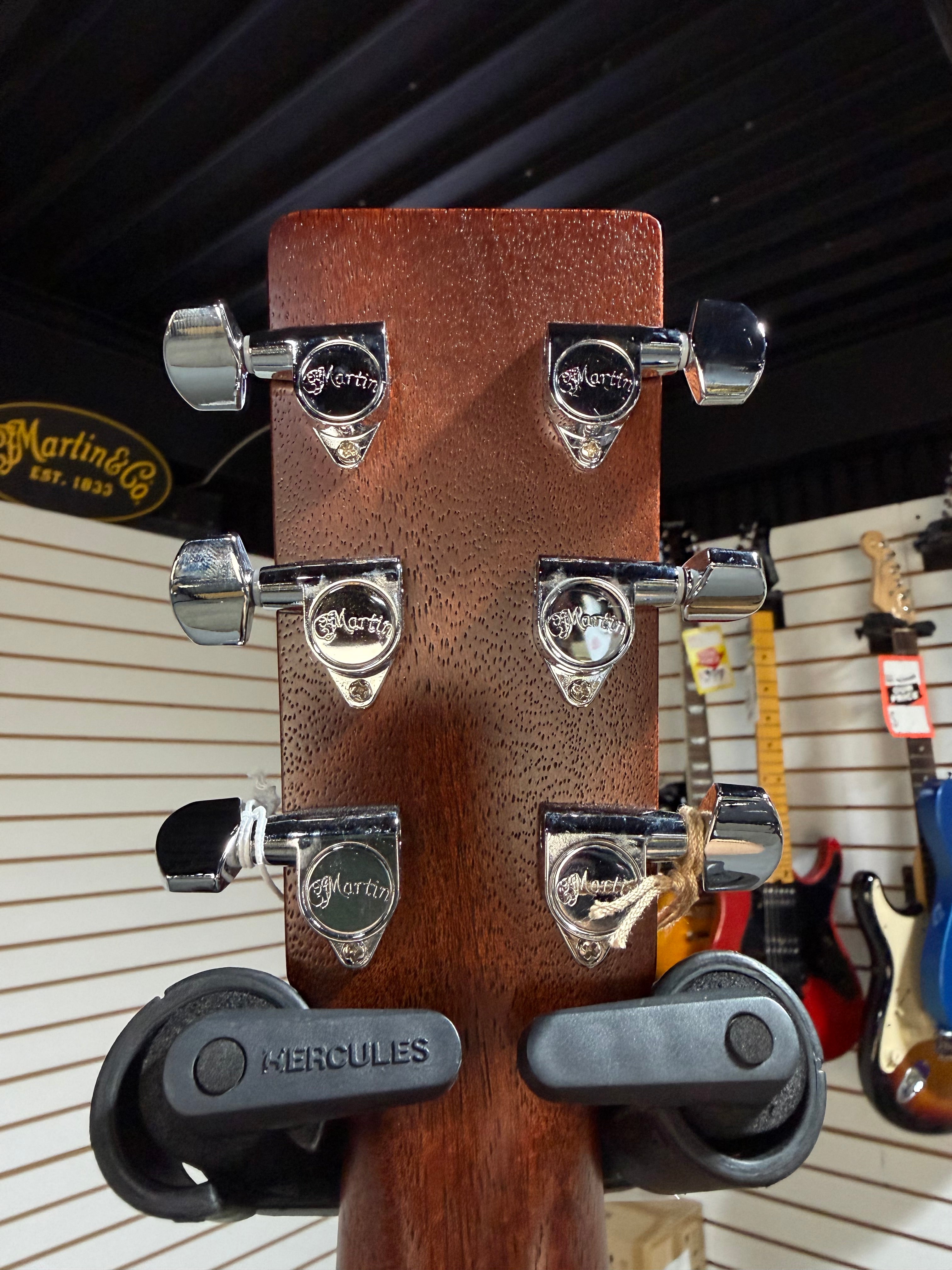 Martin 000-10E Shawn Mendes Natural