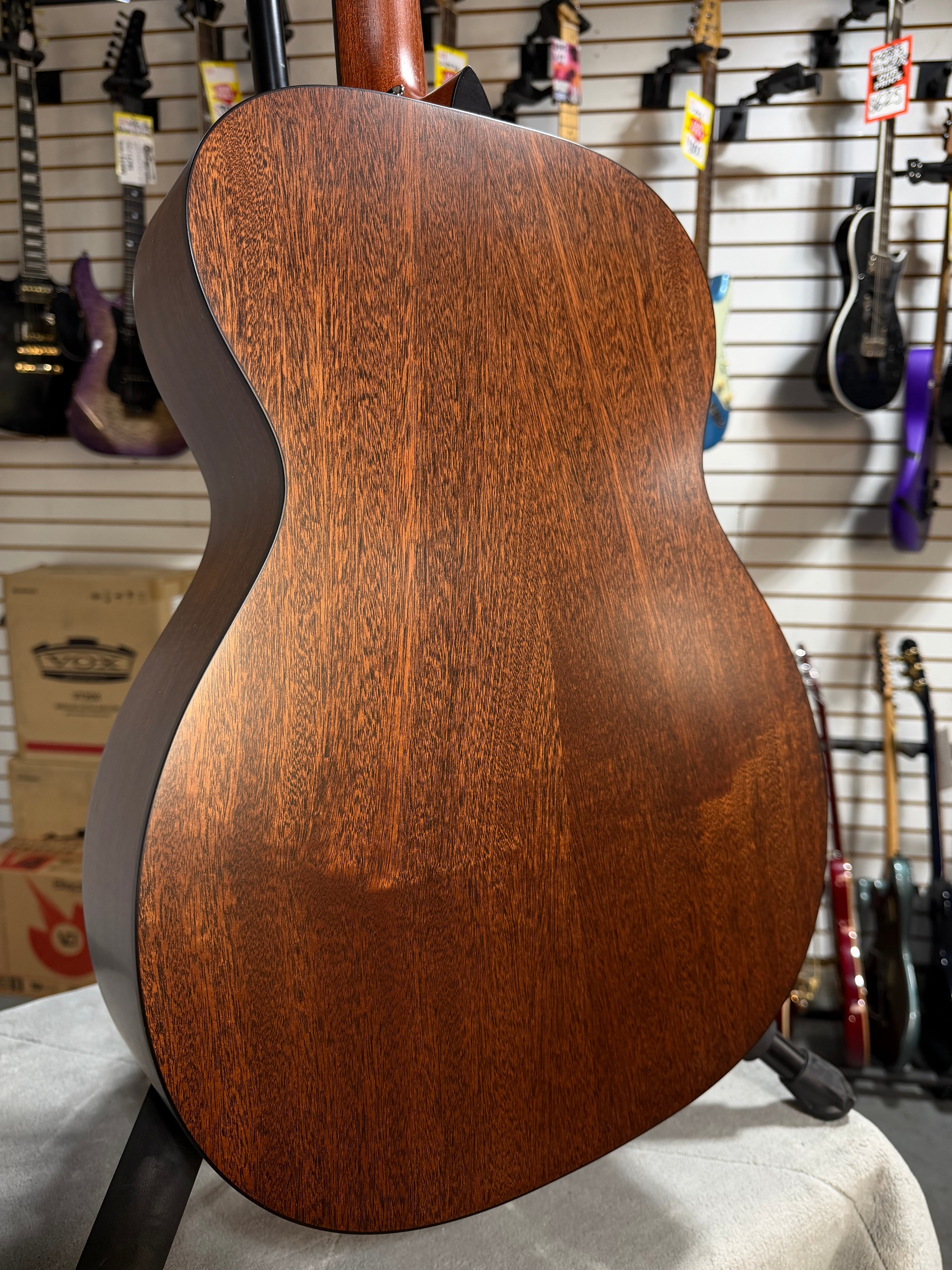 Martin 000-10E Shawn Mendes Natural