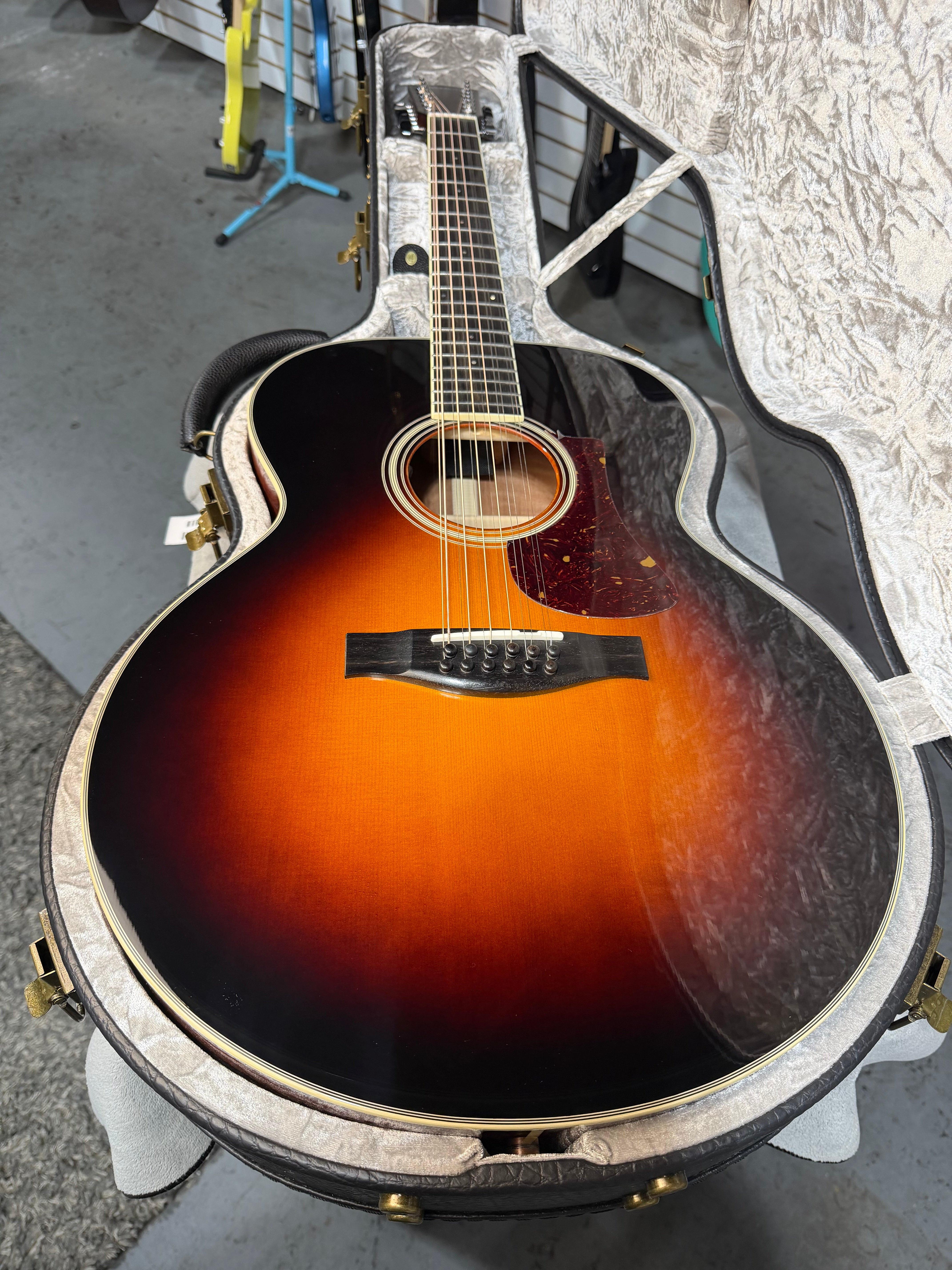 Eastman AC330E-12 Sunburst