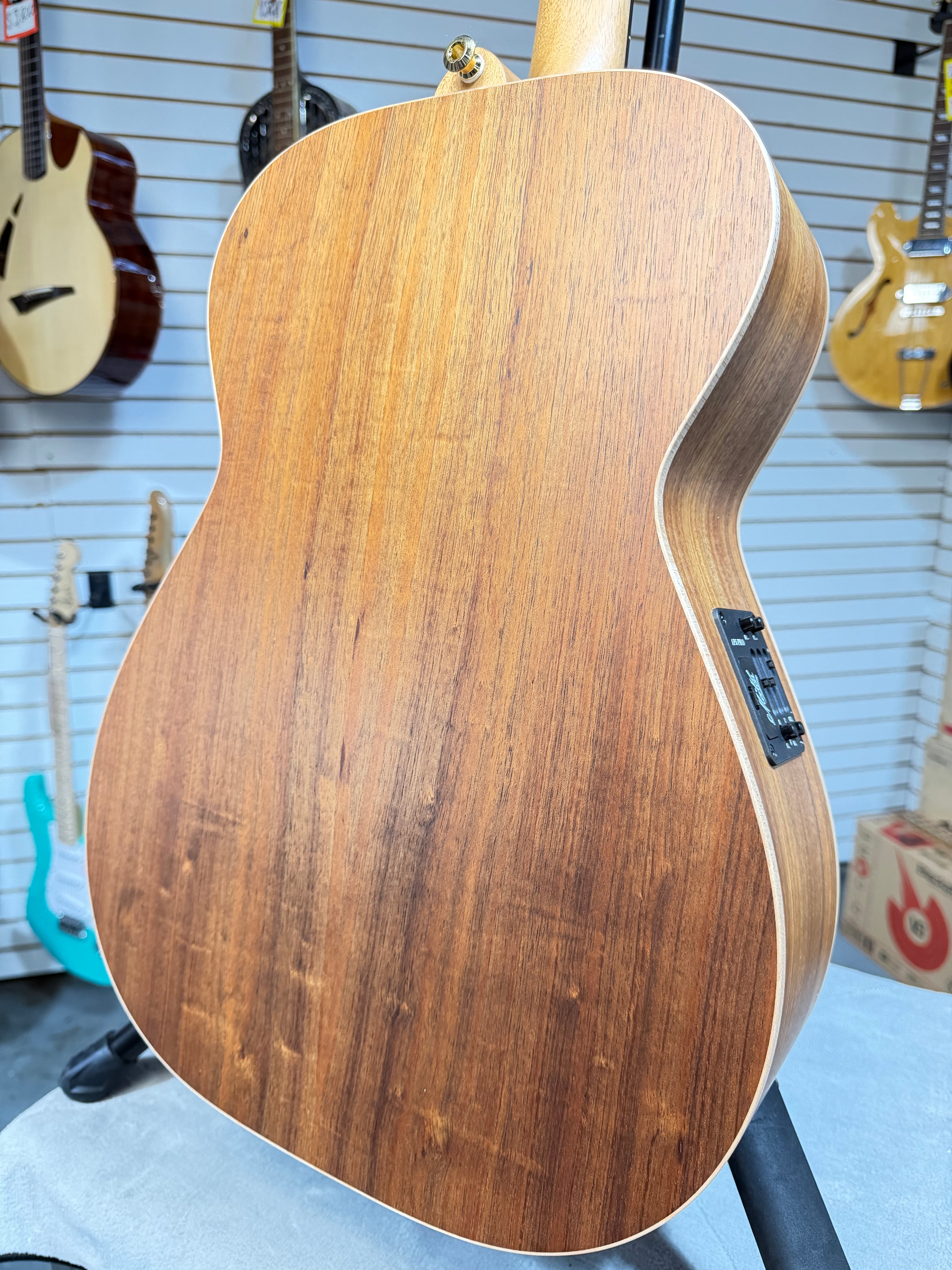 Maton EBG808 Artist Natural