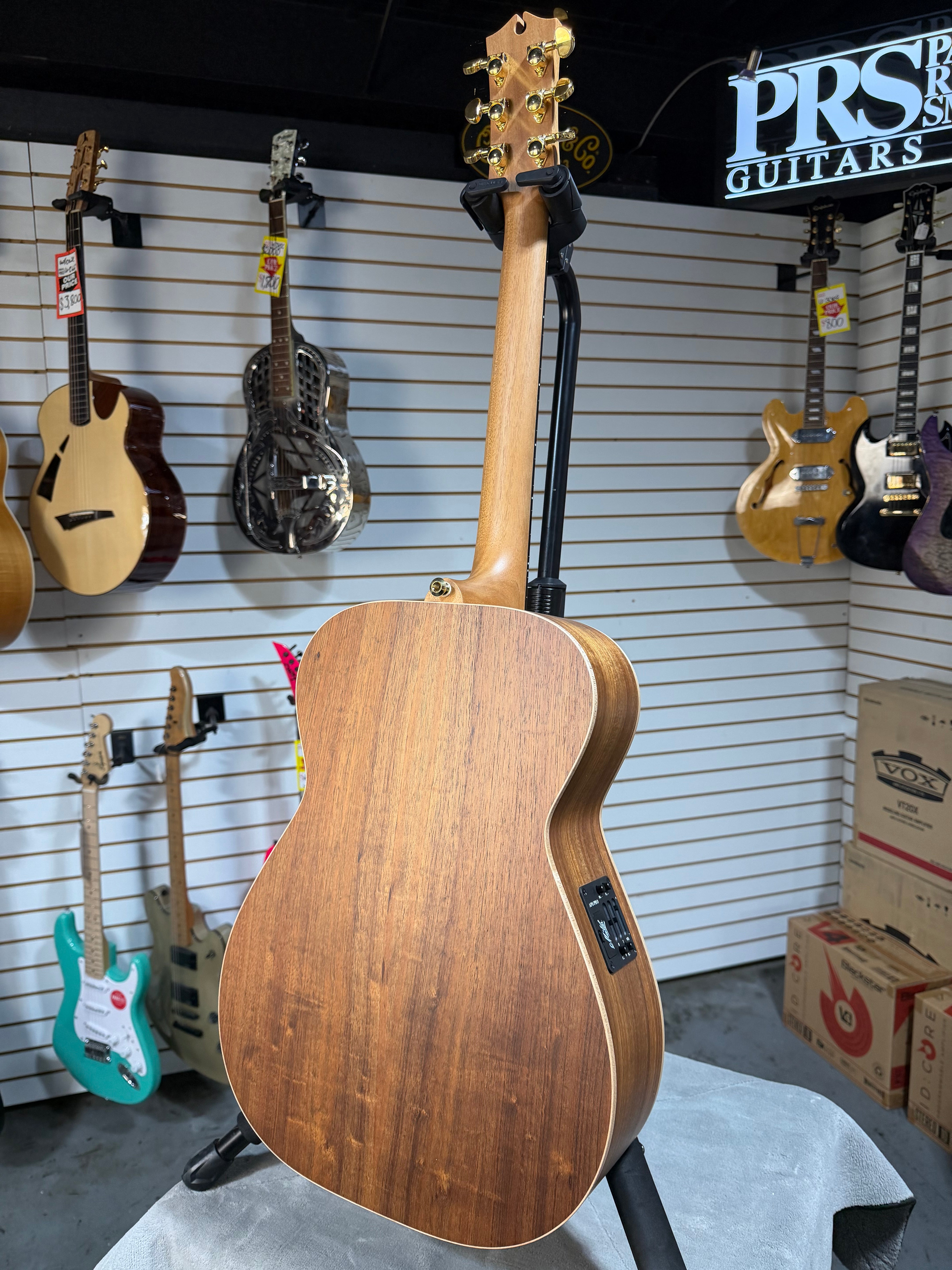 Maton EBG808 Artist Natural