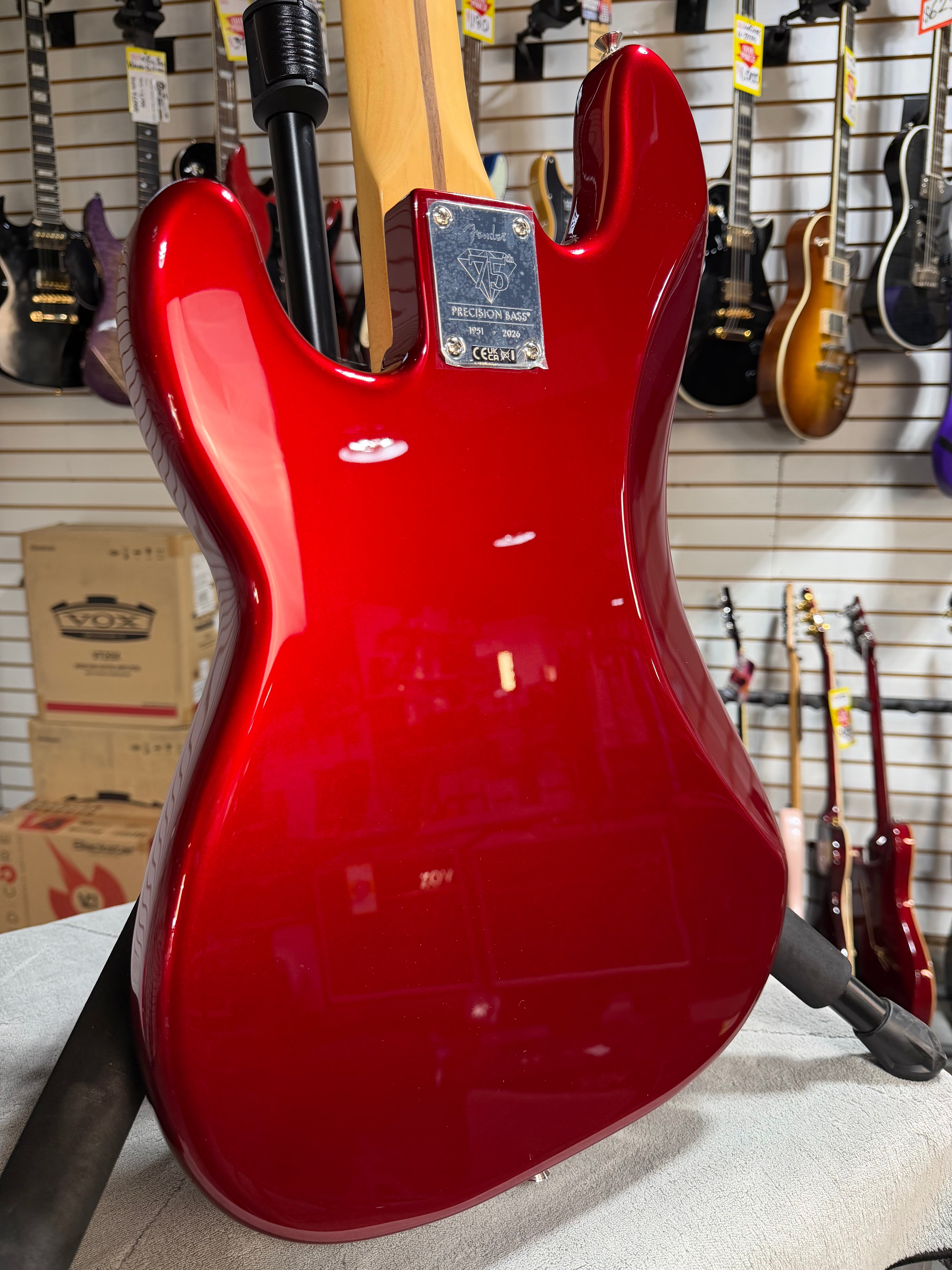 Fender 75th Anniversary Player II Precision Bass Candy Apple Red