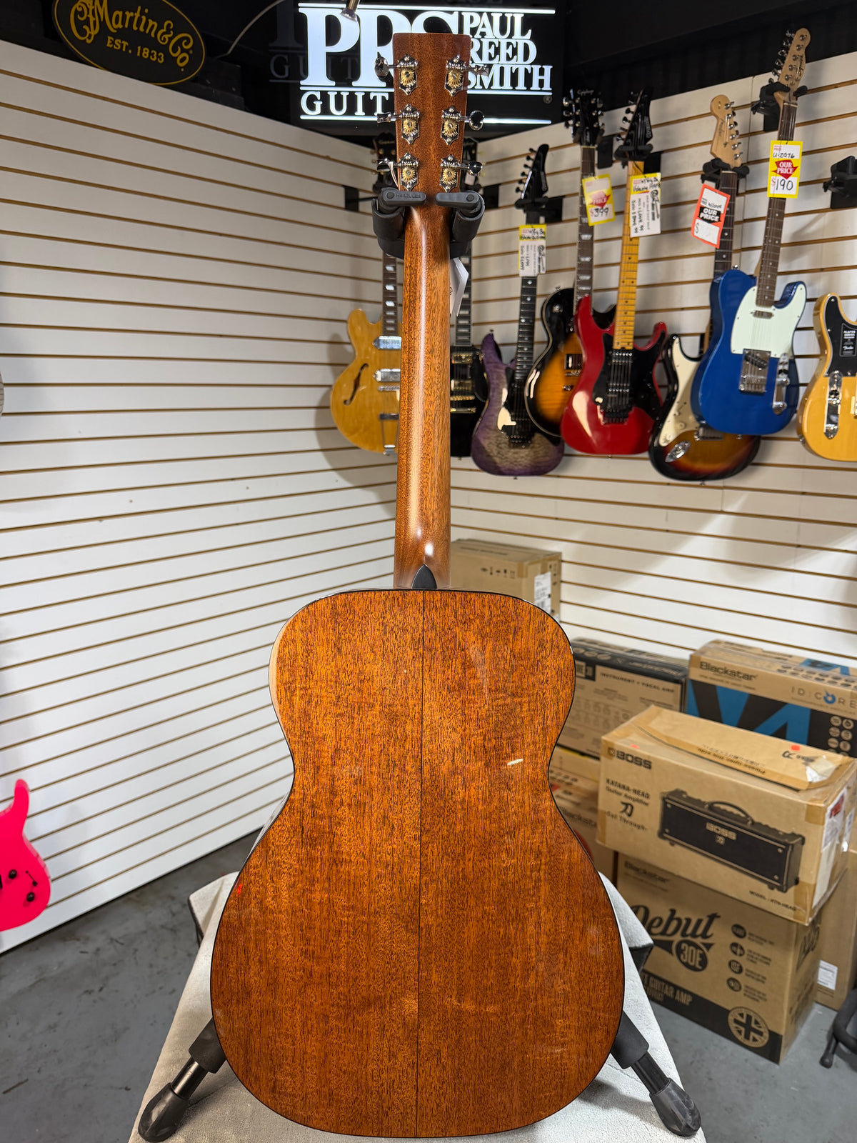 Martin 00-18 Joe Bonamassa Sunburst
