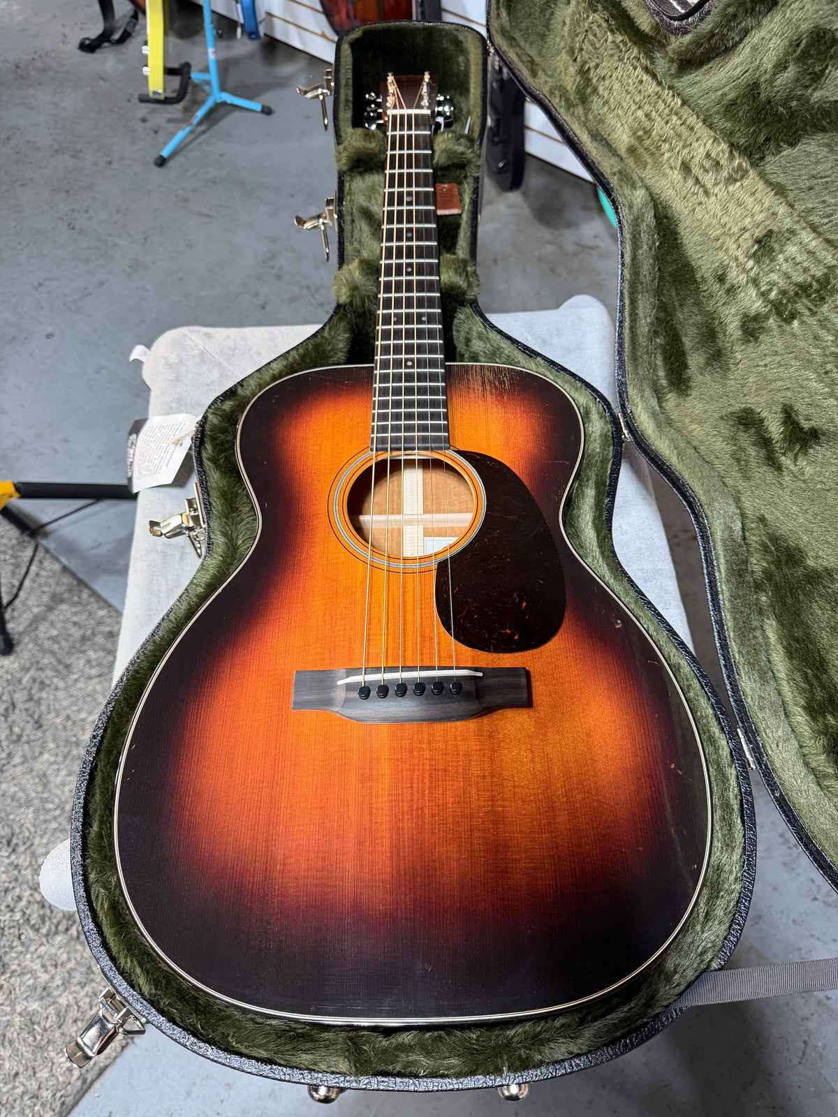 Martin 00-18 Joe Bonamassa Sunburst