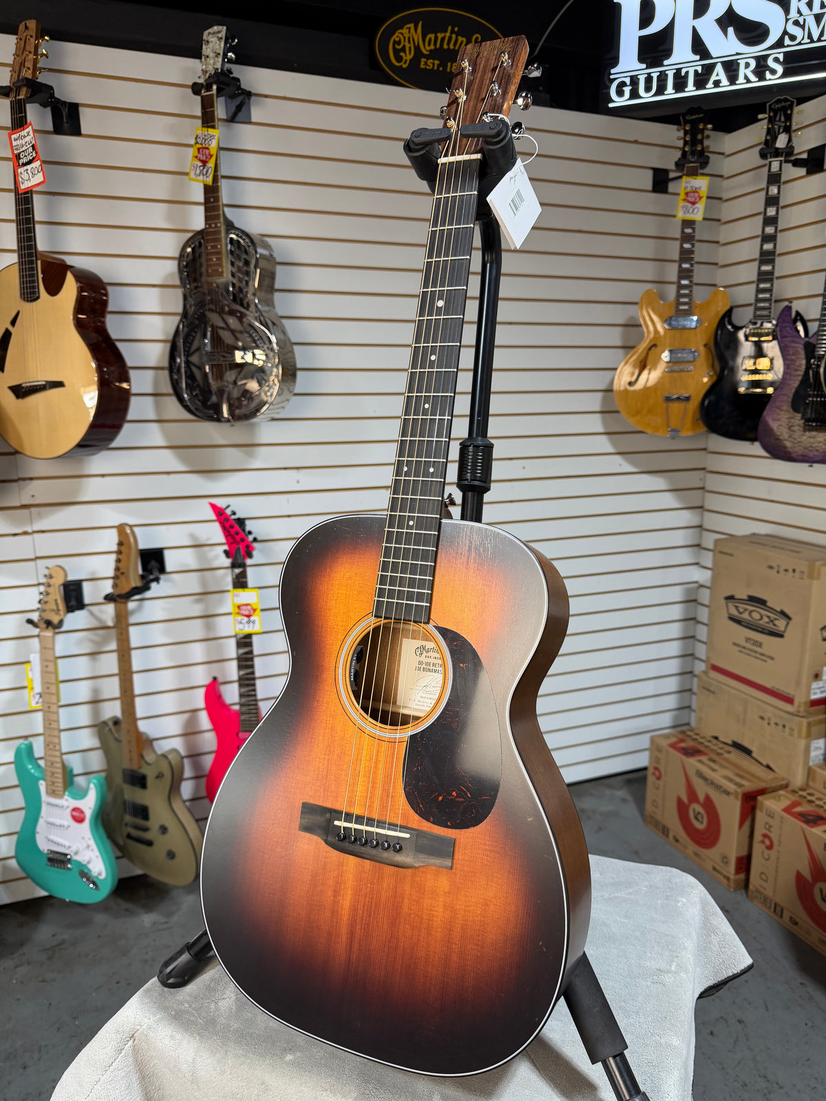 Martin 00-10E Road Series Retro Joe Bonamassa Signature Sunburst