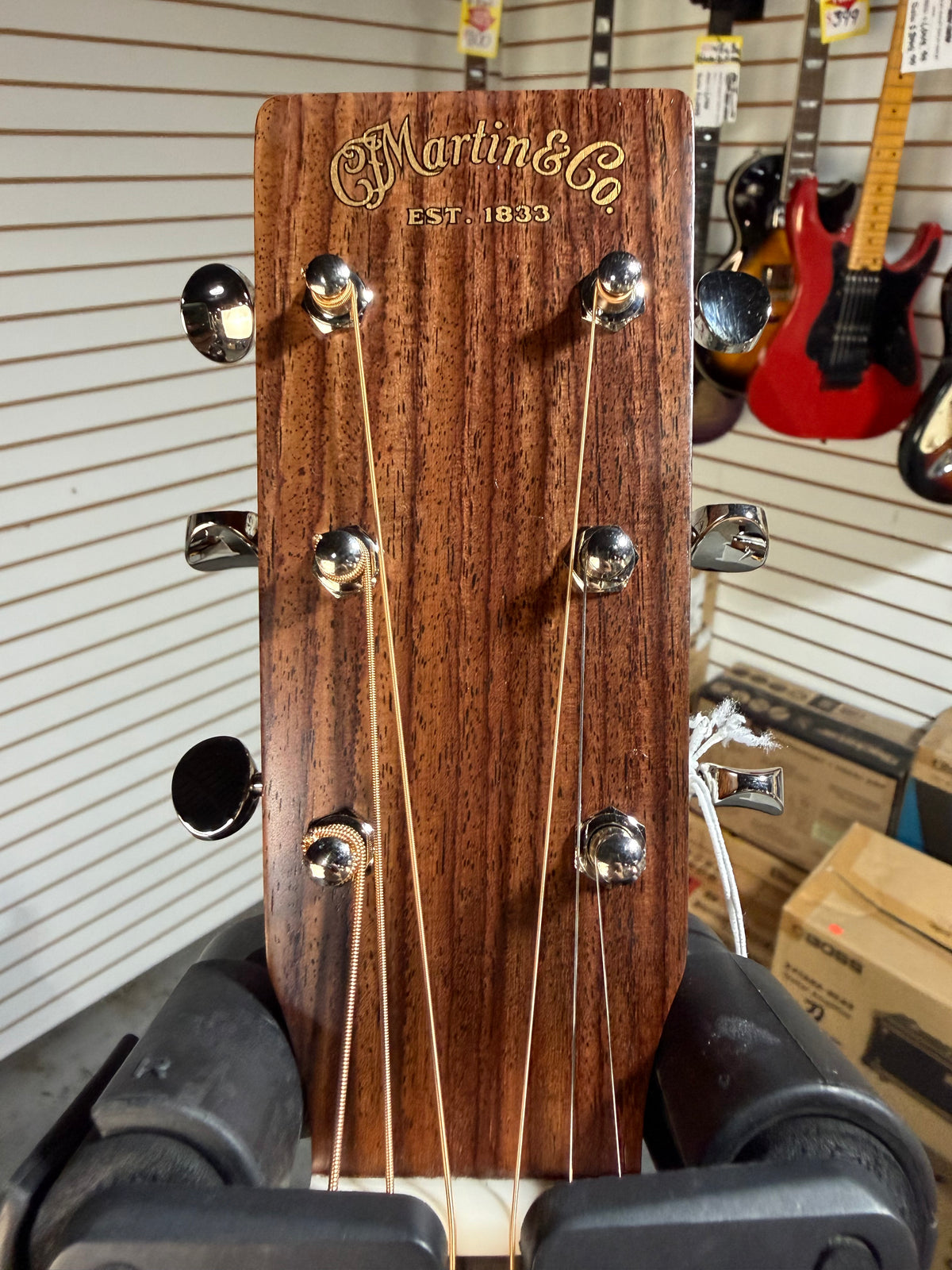 Martin 00-10E Road Series Retro Joe Bonamassa Signature Sunburst