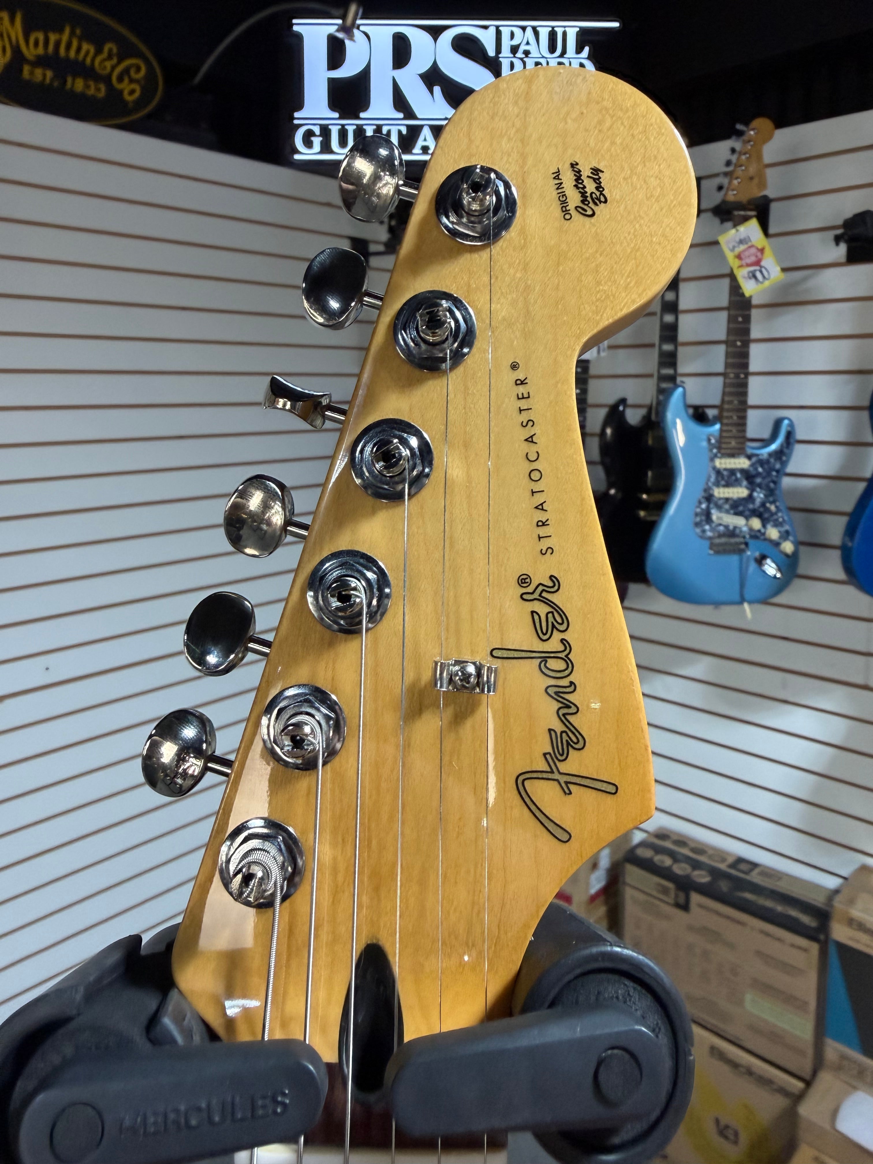Fender Player II Stratocaster HSS Coral Red