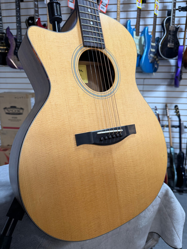 Eastman AC222-CEL Natural