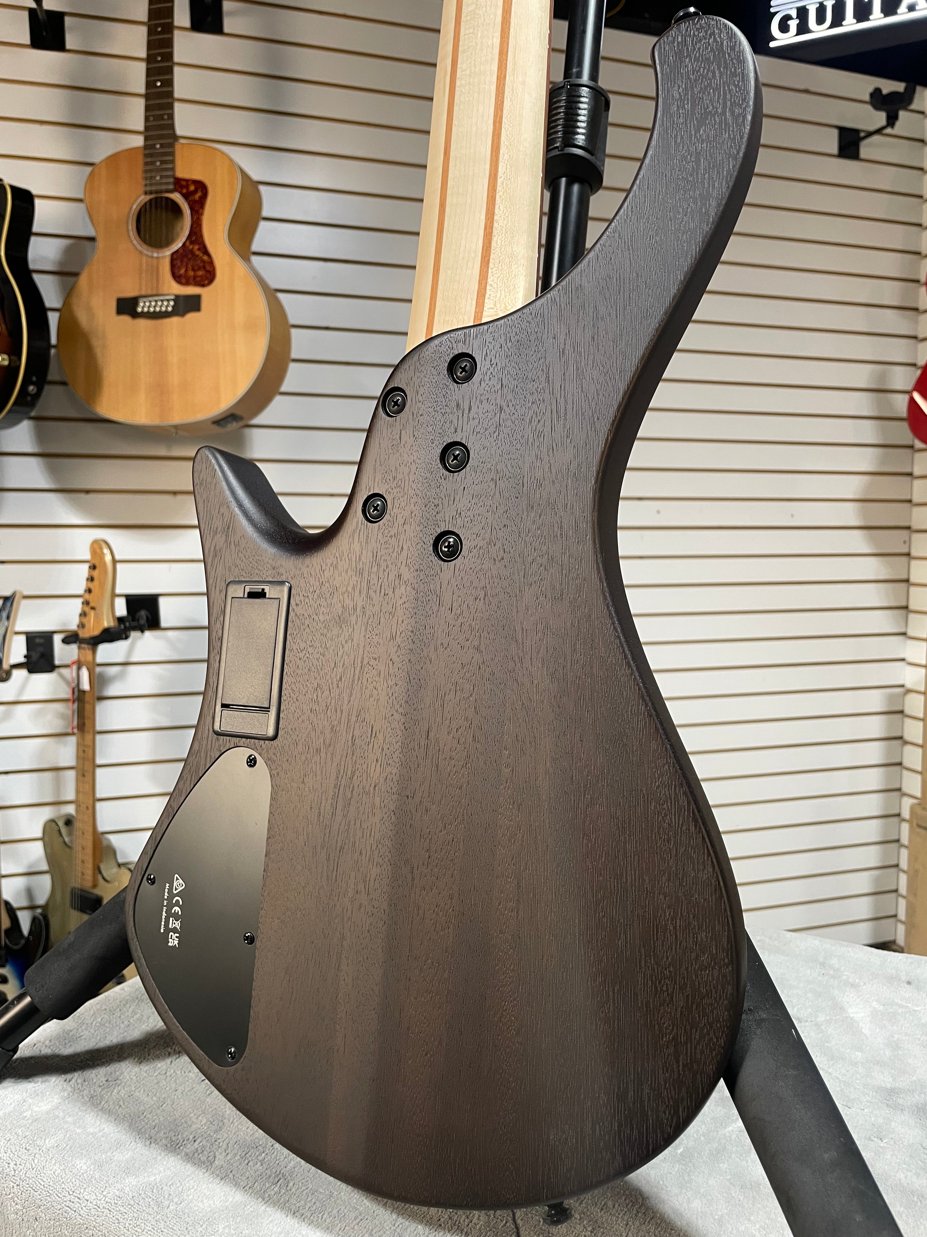 Ibanez EHB605 Walnut Flat