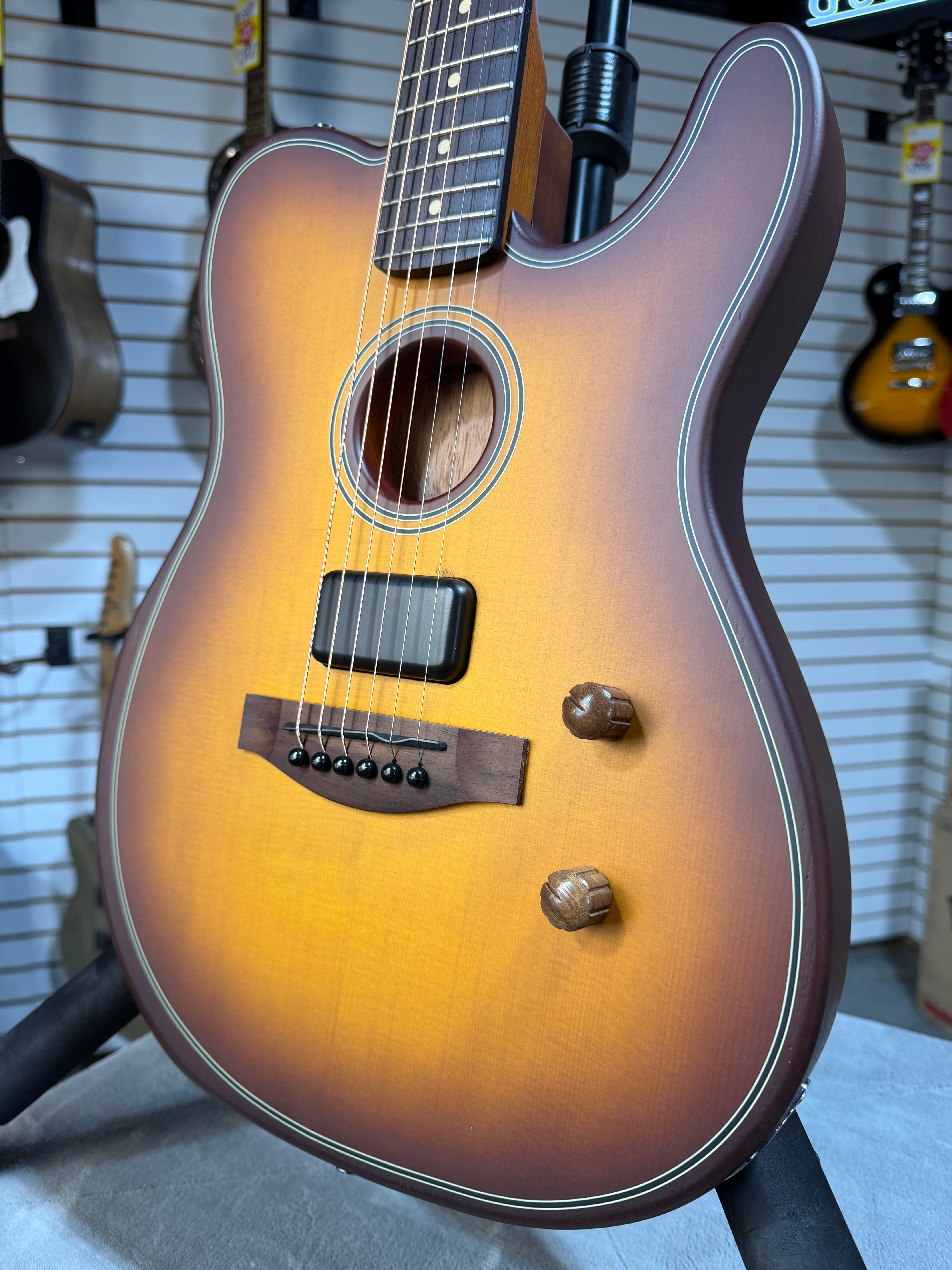 Fender Acoustasonic Standard Telecaster Honey Burst