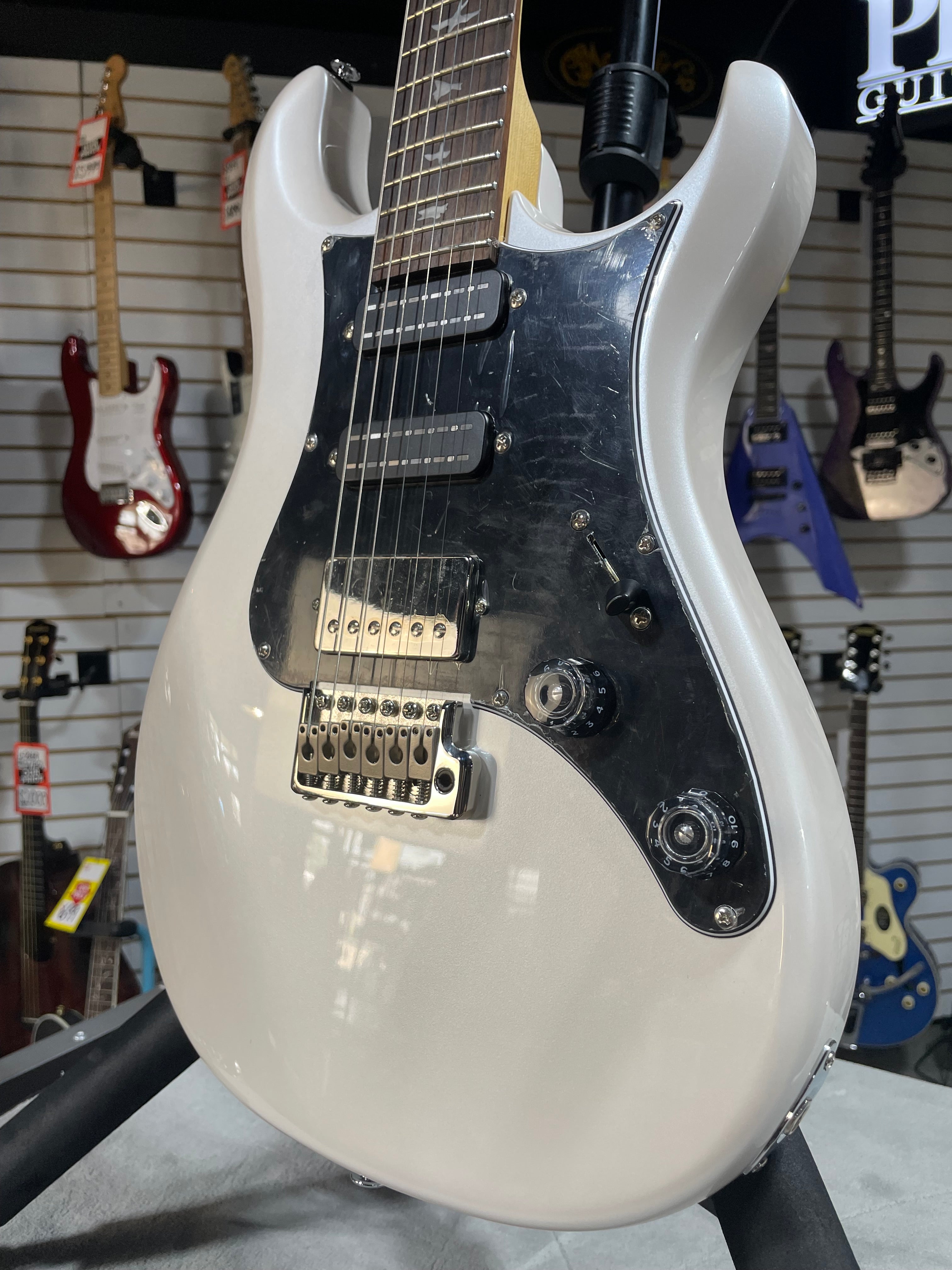 PRS SE Studio Standard - Pearl White w/ Gig Bag & PLEK*D #927