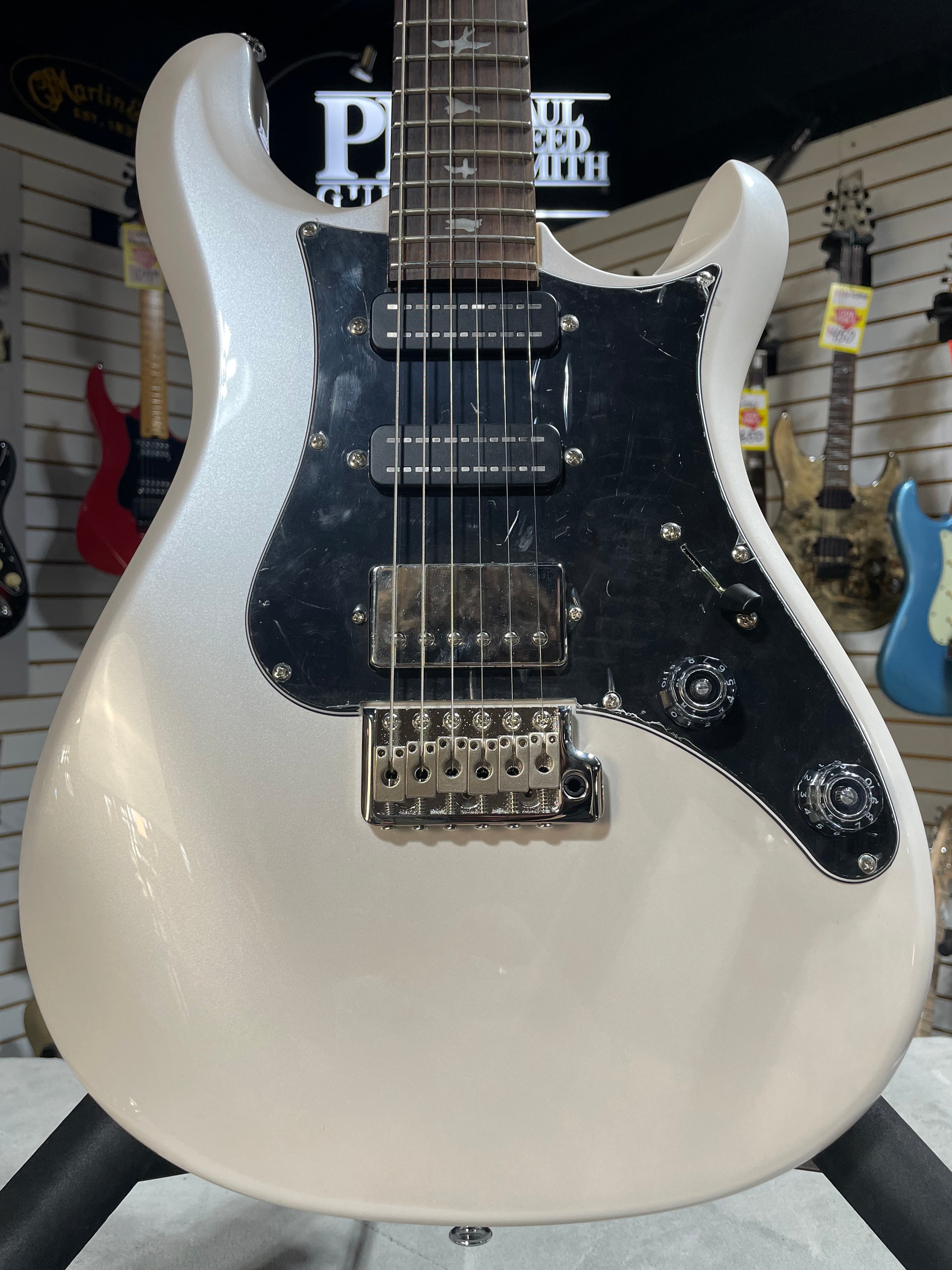 PRS SE Studio Standard - Pearl White w/ Gig Bag & PLEK*D #927