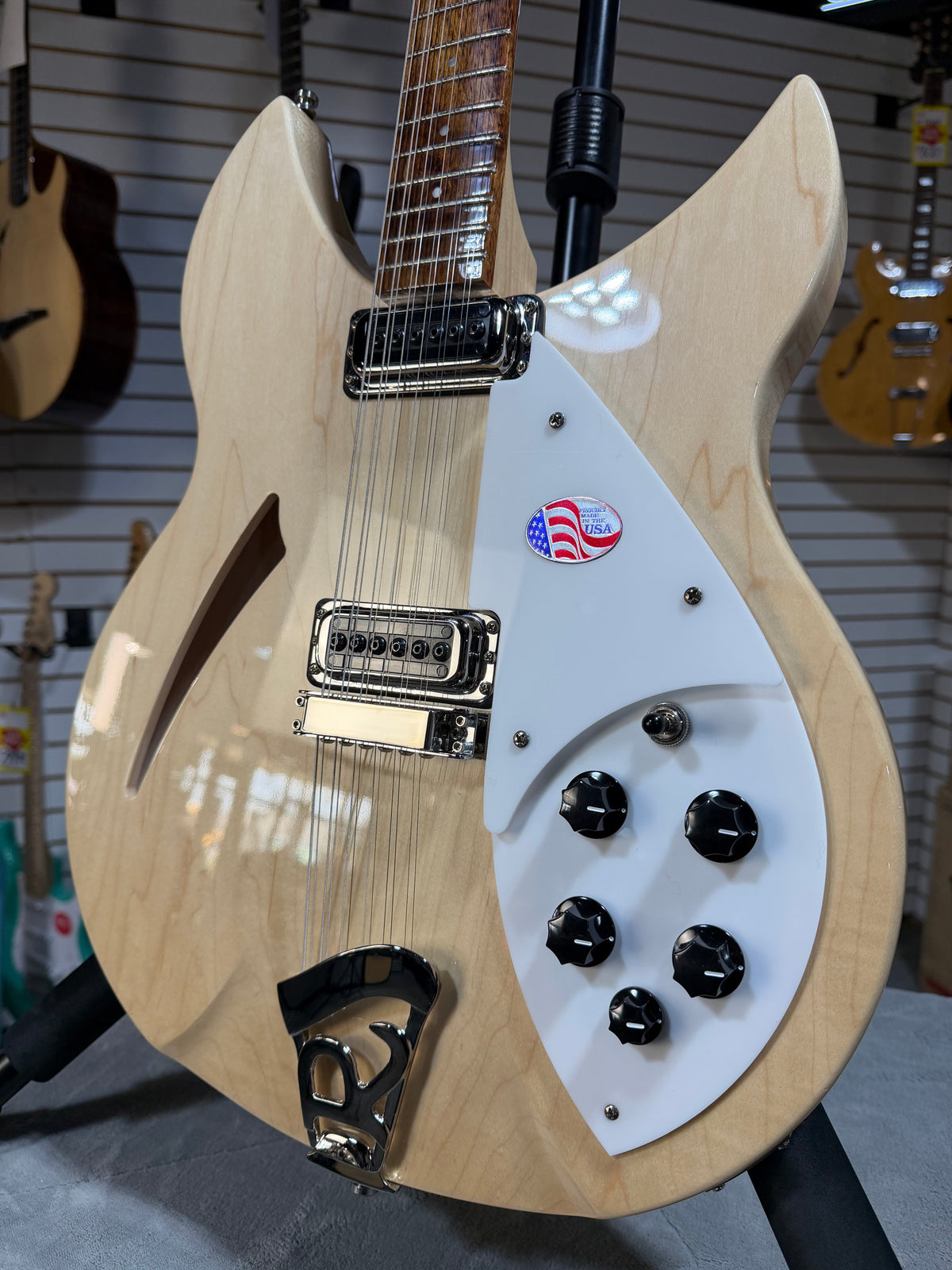 Rickenbacker 330/12 Mapleglo