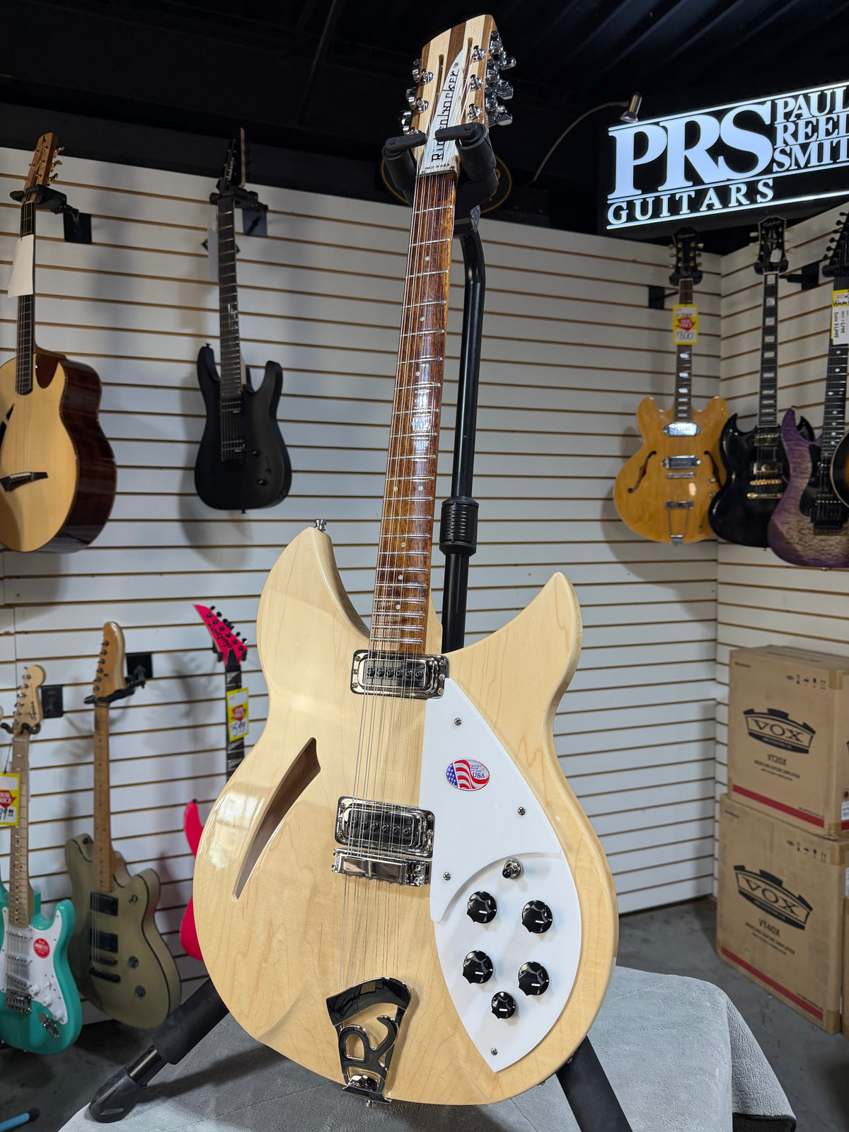 Rickenbacker 330/12 Mapleglo